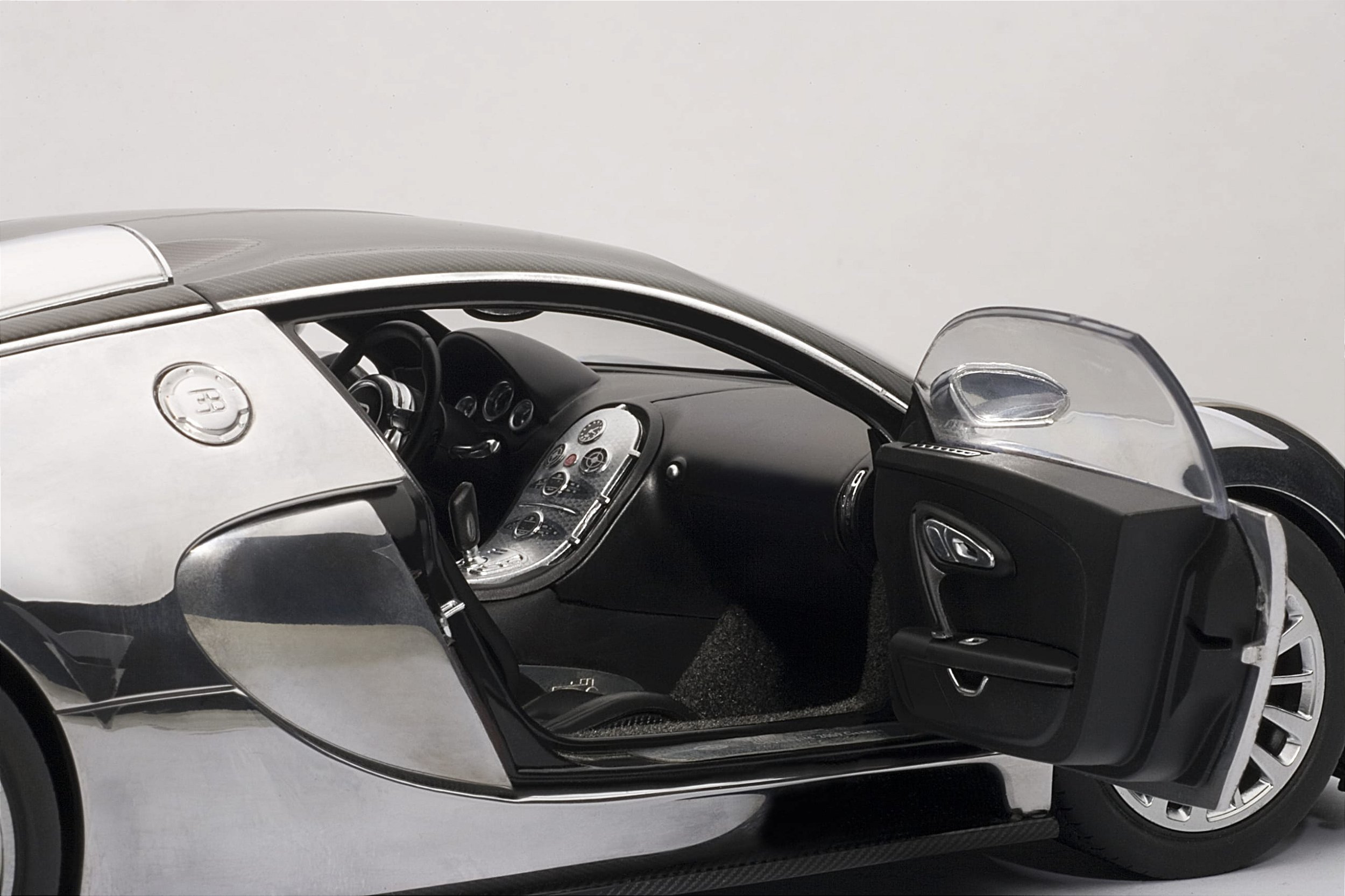 Bugatti Veyron 16.4 Pur Sang Aluminum Autoart 1:18 - 20 anos! Loja