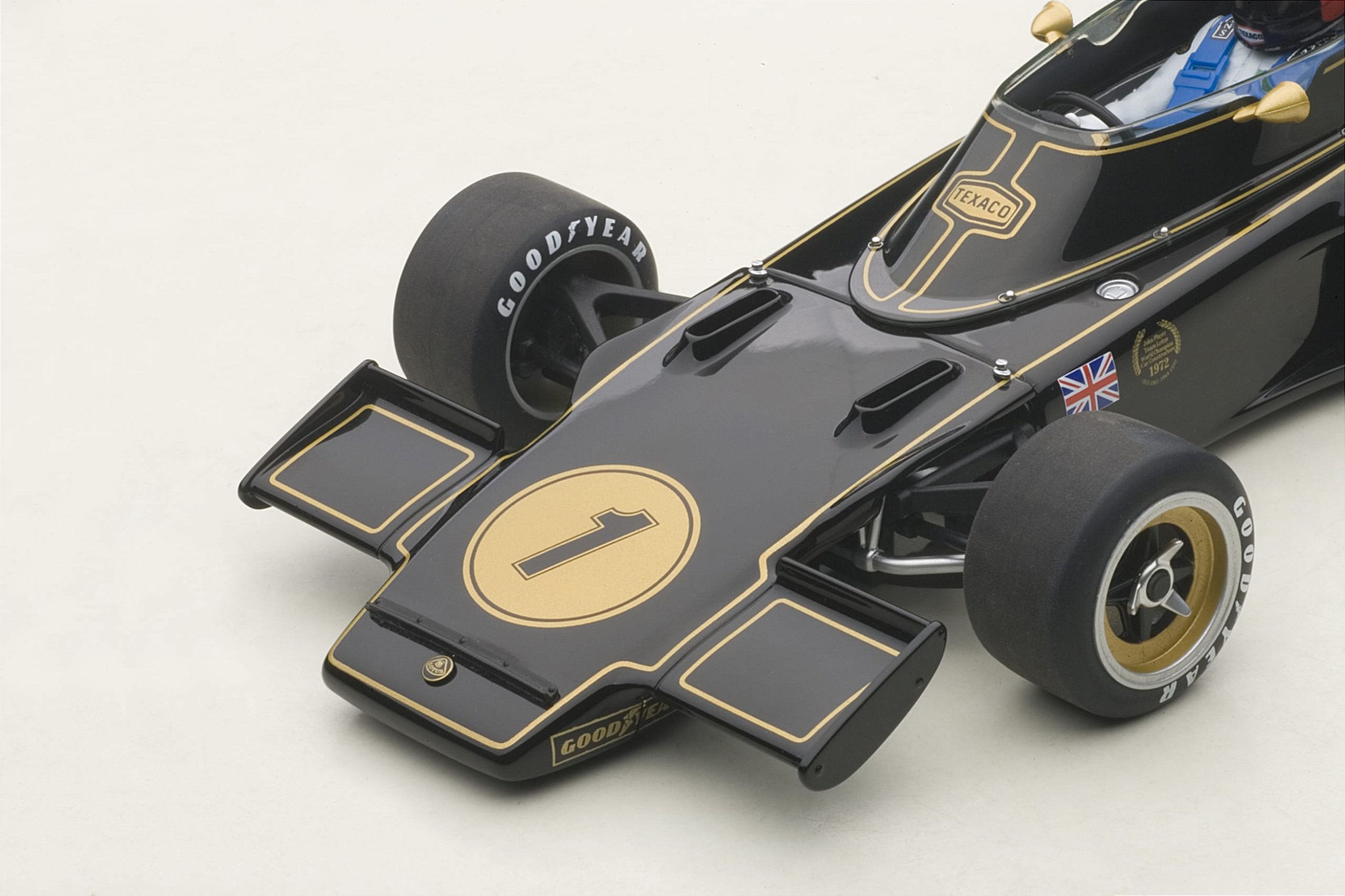 ミニカー AUTOart TEAM LOTUS TYPE 72E 1973 Fórmula 1 Team Lotus Type 72E Grand Prix 1973 Emerson Fittipaldi