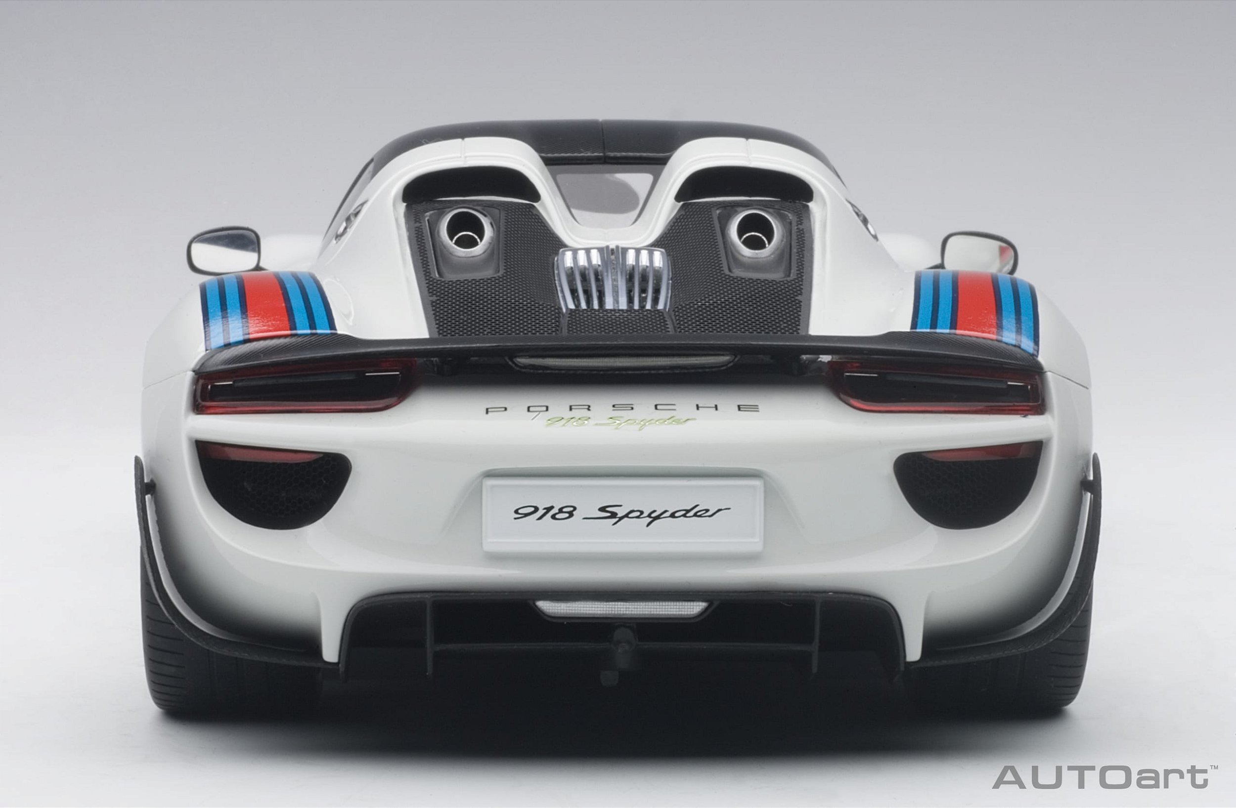 Porsche 918 Spyder Weissach Package Martini Autoart 1:18 - 19 anos