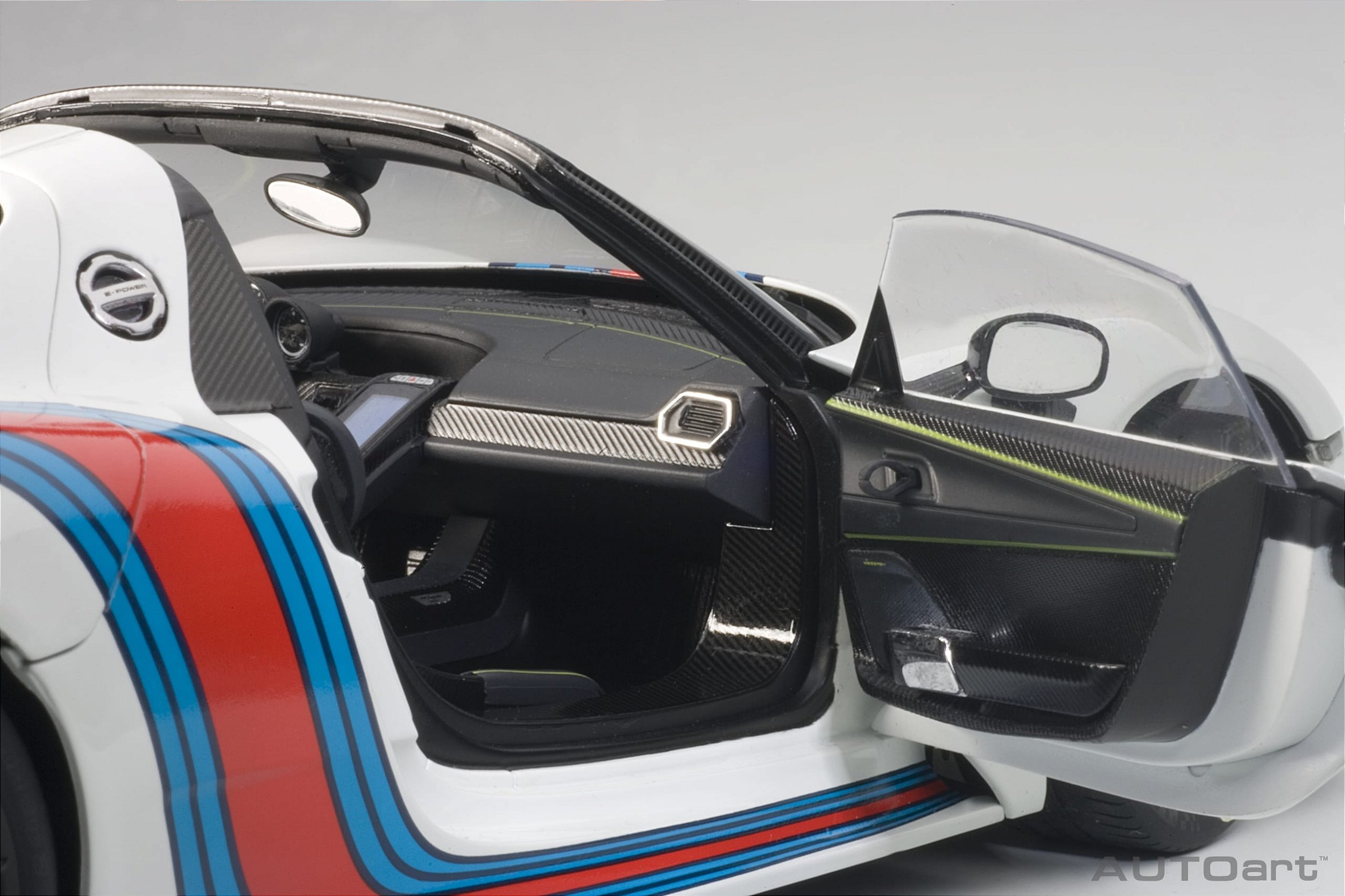 Porsche 918 Spyder Weissach Package Martini Autoart 1:18 - 20 anos