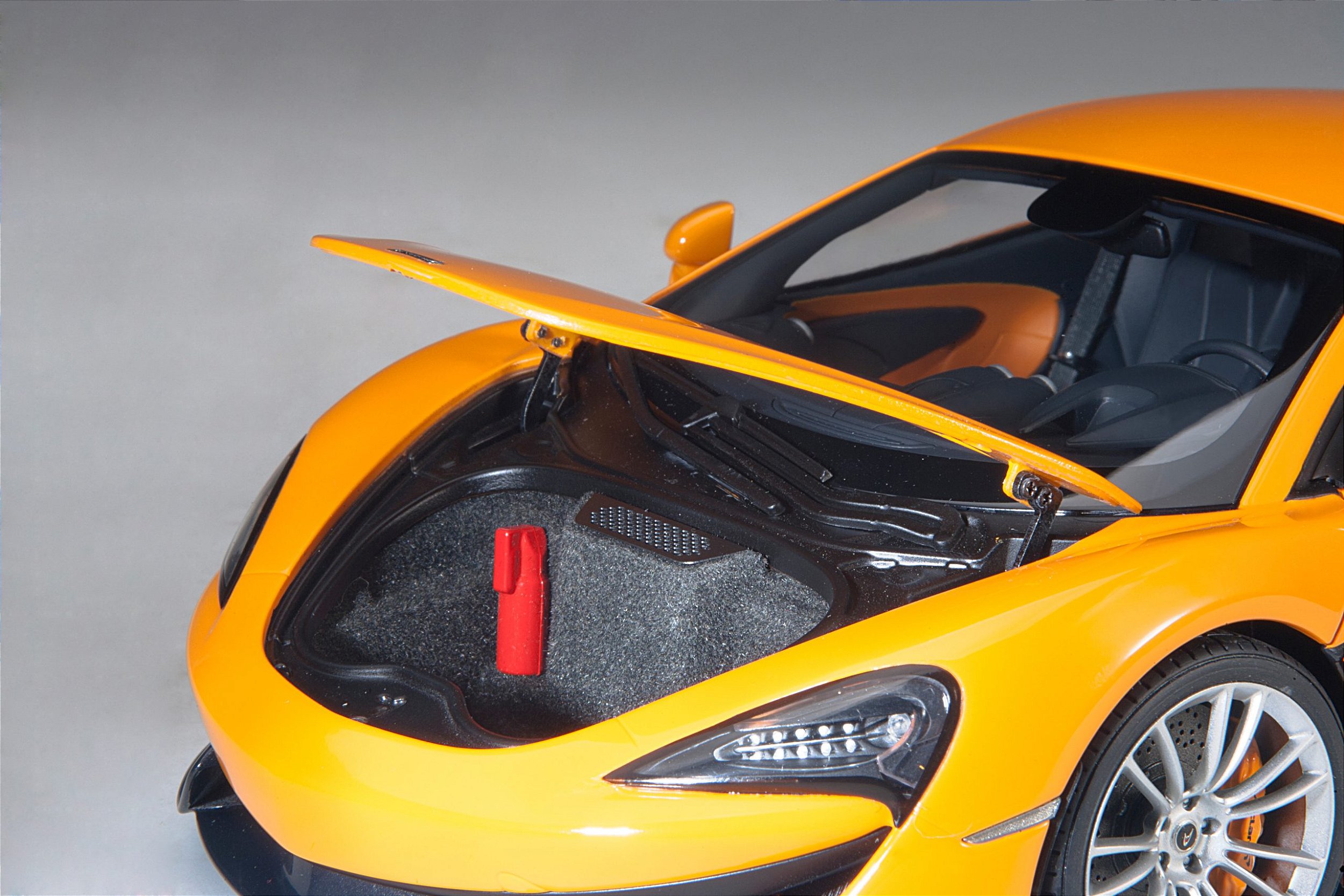 McLaren 570S Autoart 1:18 Laranja - 19 anos! Loja on-line de
