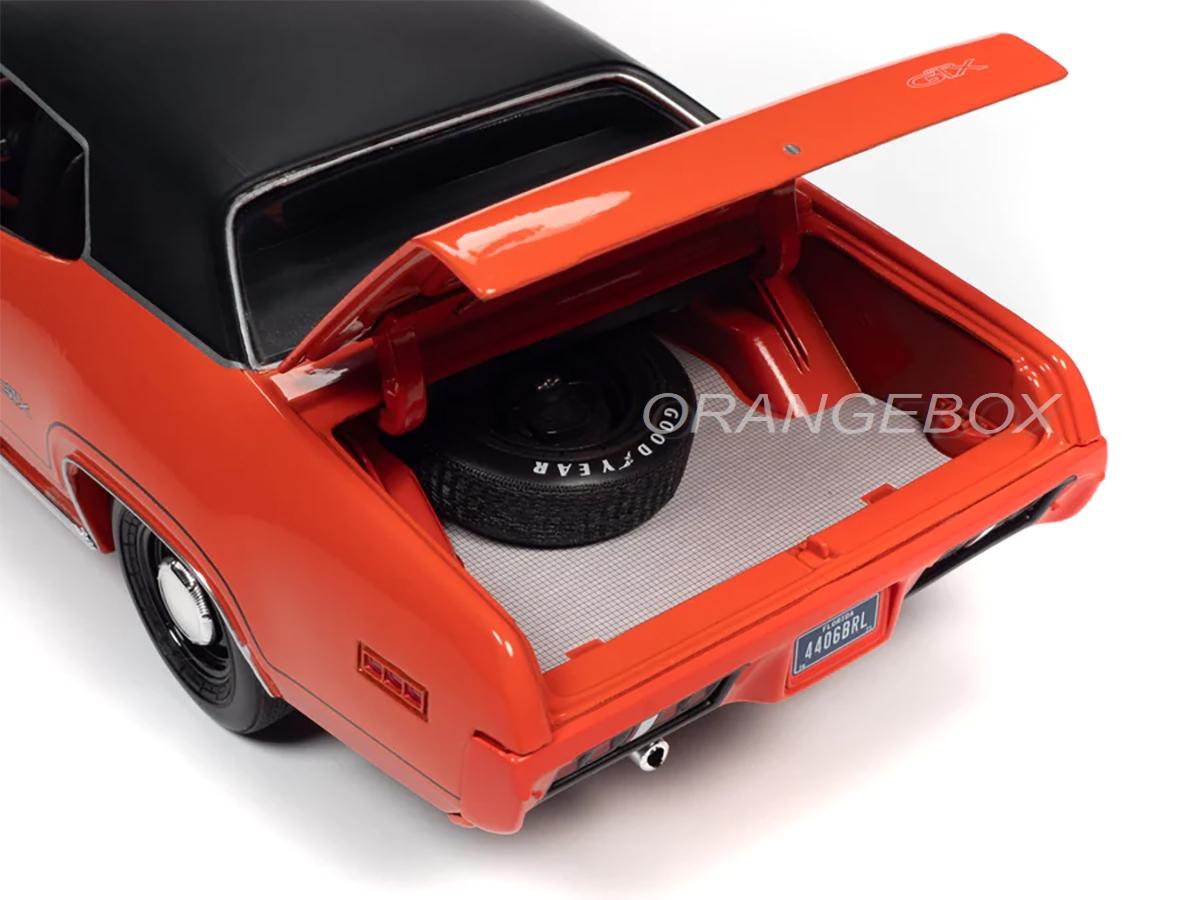 Plymouth GTX 1971 440+6 Hardtop 30º Aniversário 1:18 Autoworld
