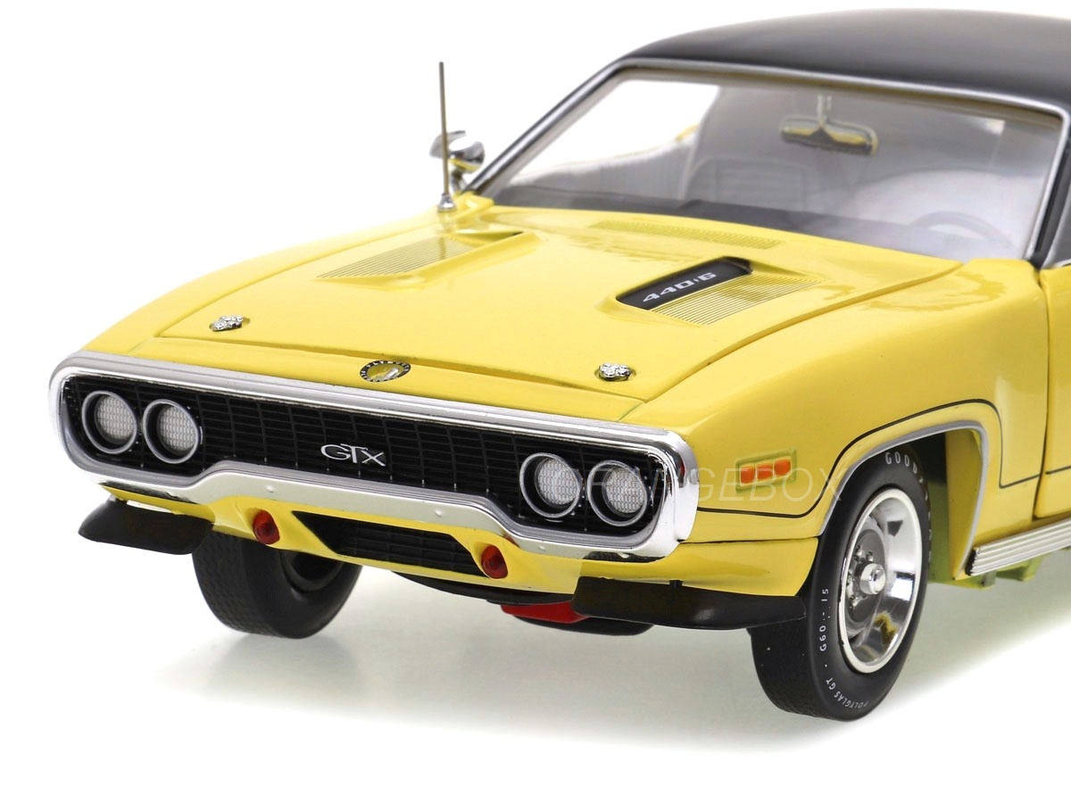 Plymouth GTX Hardtop 1971 MCACN 1:18 Autoworld - 20 anos! Loja on