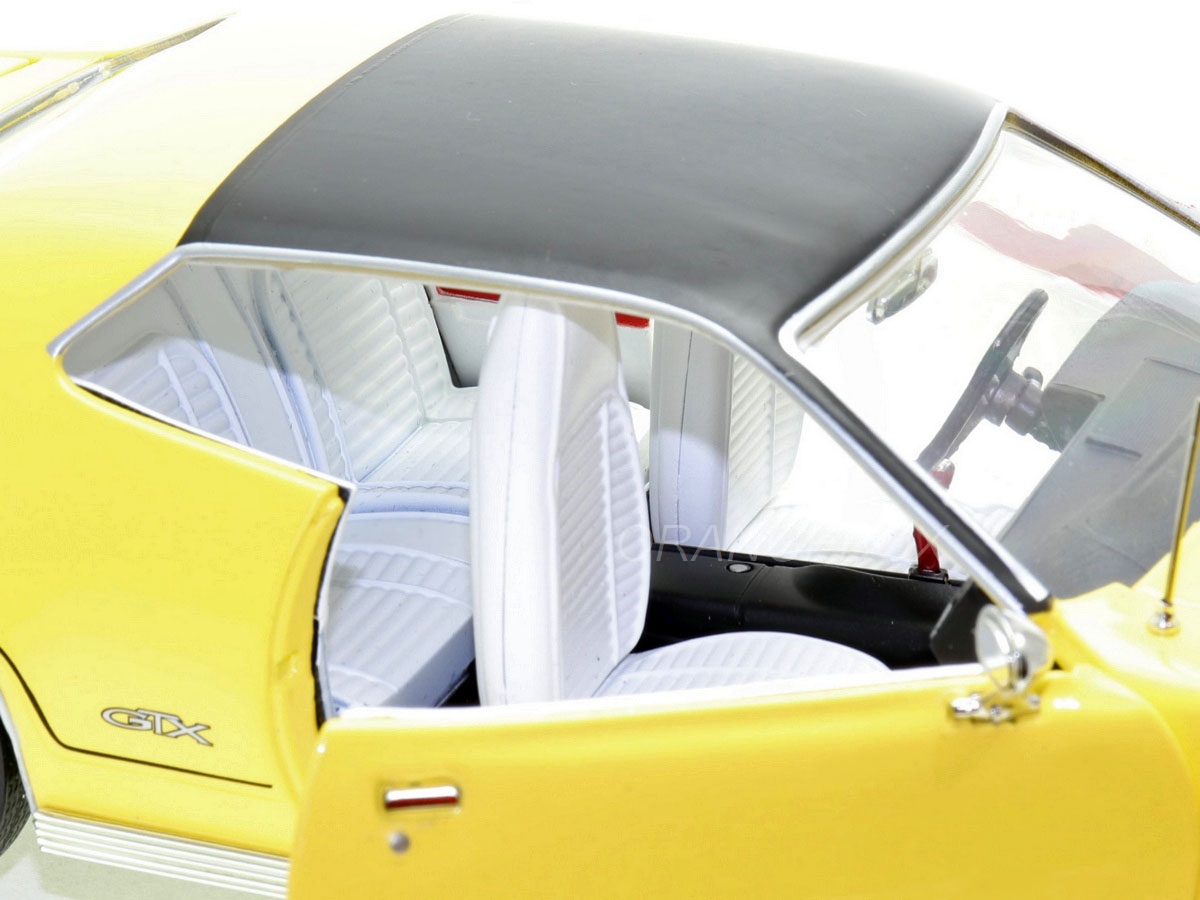 Plymouth GTX Hardtop 1971 MCACN 1:18 Autoworld - 20 anos! Loja on