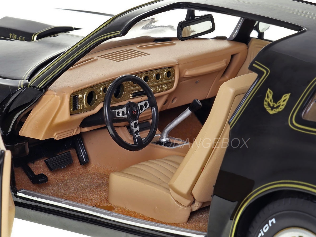 Pontiac Trans Am 1977 Hemmings Muscle Machines 1:18