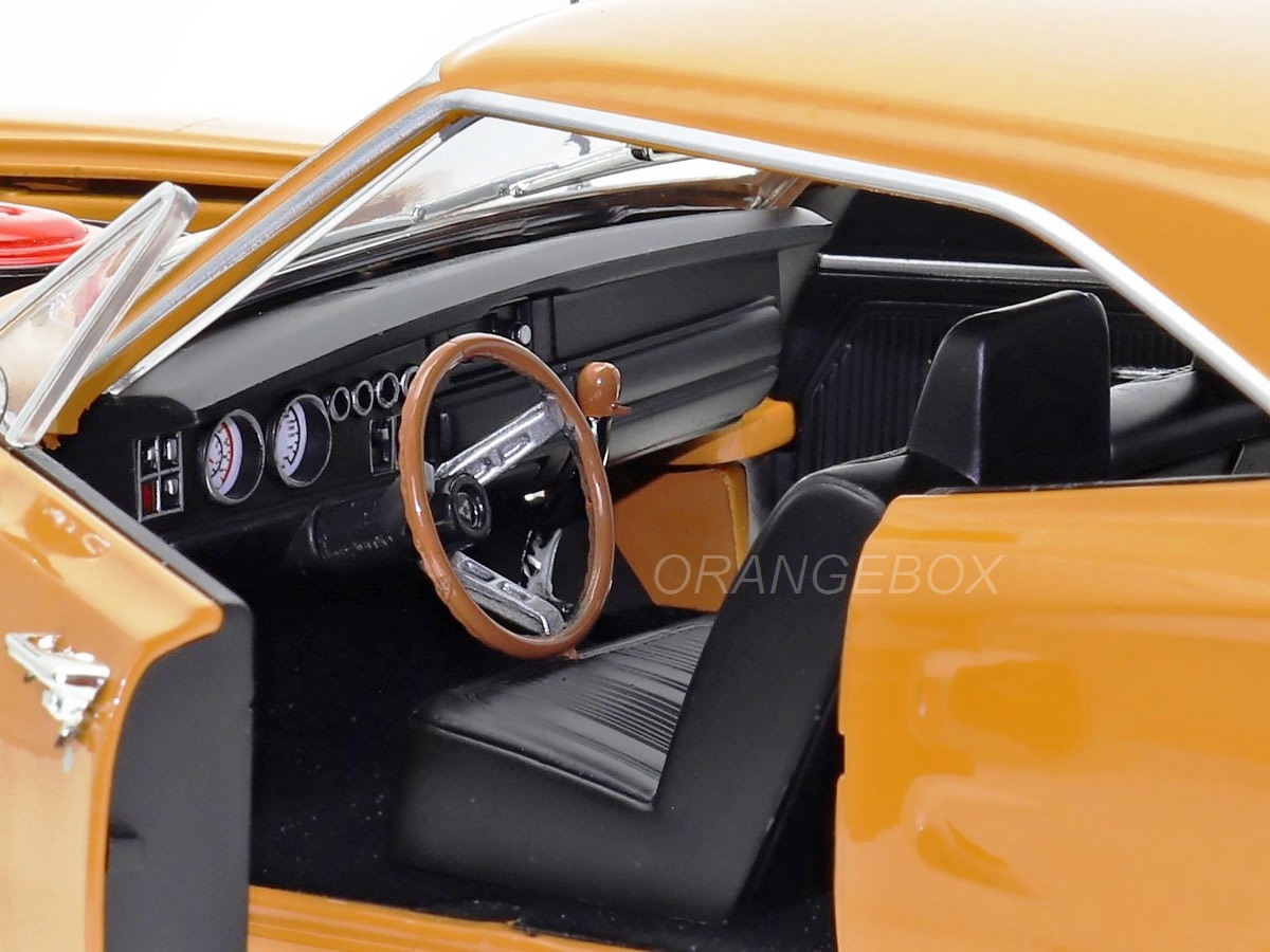 Dodge Coronet Super Bee Hardtop 1969/5 Class of 1969 1:18