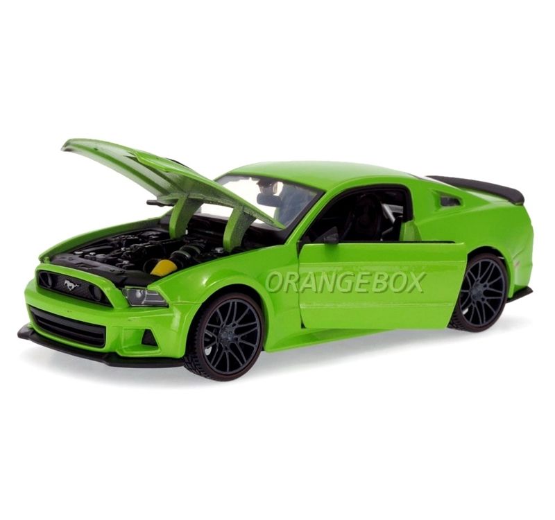 Maisto Modèle Réduit Ford Mustang Street Racer 2014 - 1:24, Blanc, 536g, Neuf