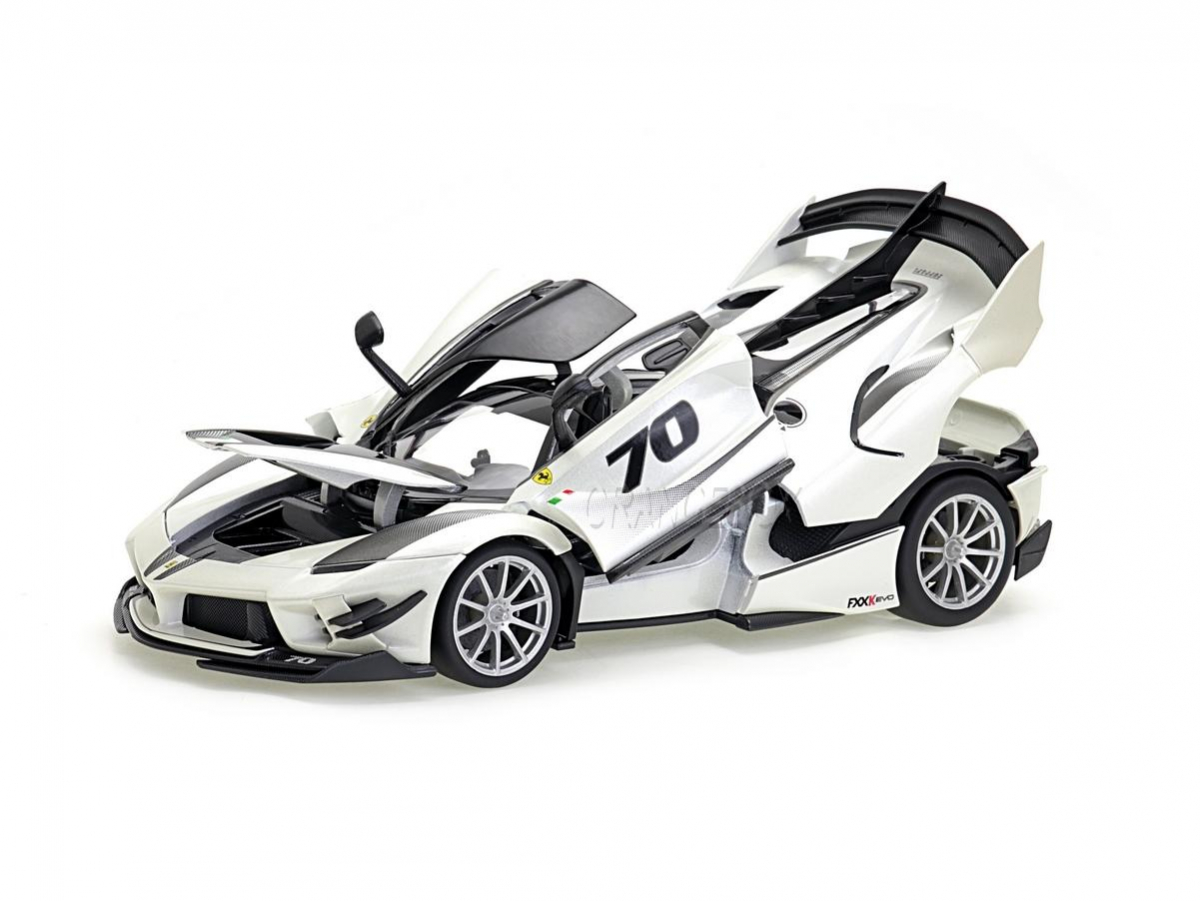全国どこでも送料無料! Branco Bburago 1:18 Evo FXX-K Ferrari - on Loja anos! 18 ブラーゴ