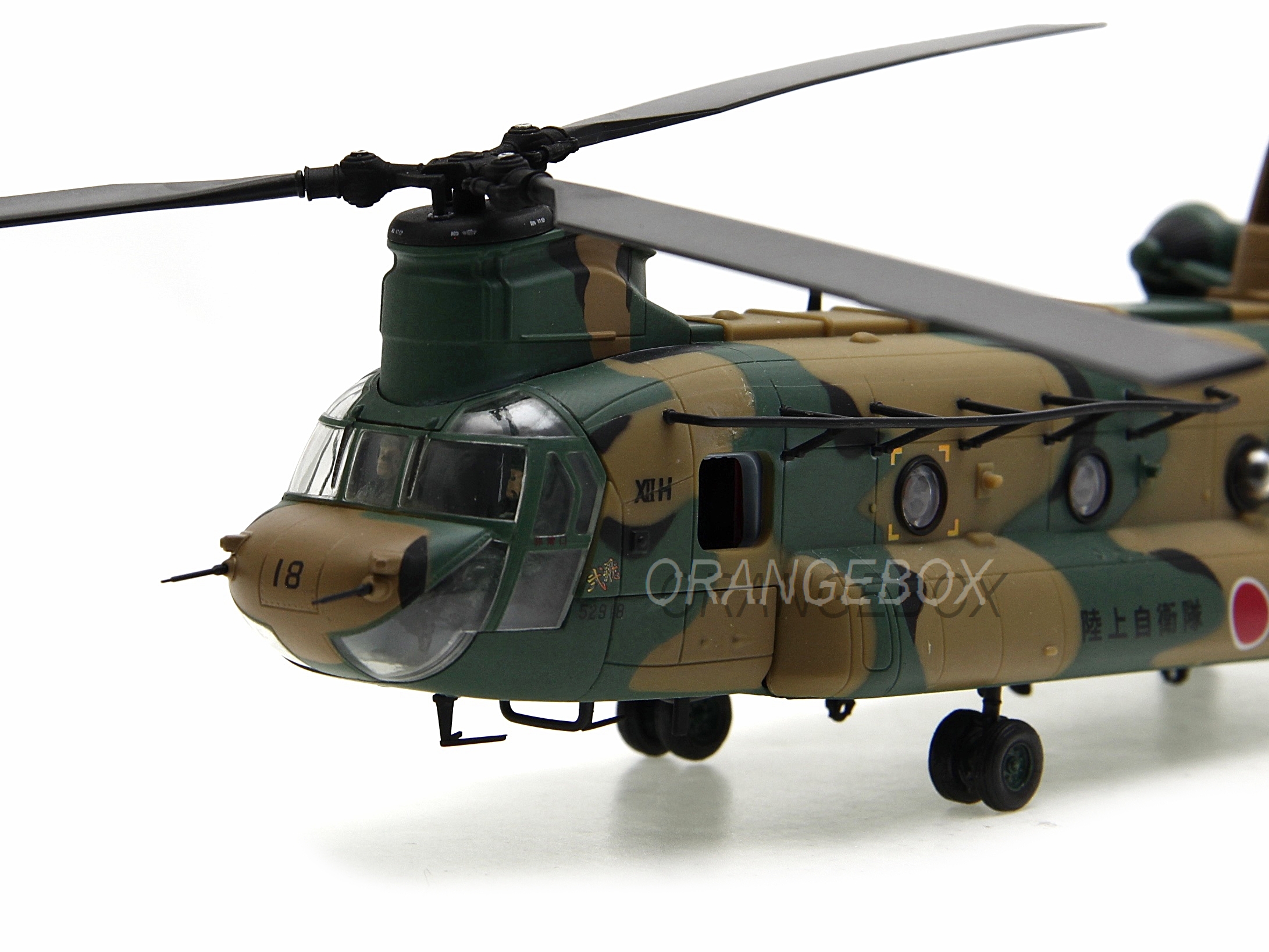 No427 KB WINGS IXO 1/72 CH-47J CHINOOK Helicoptero Boeing CH-47J