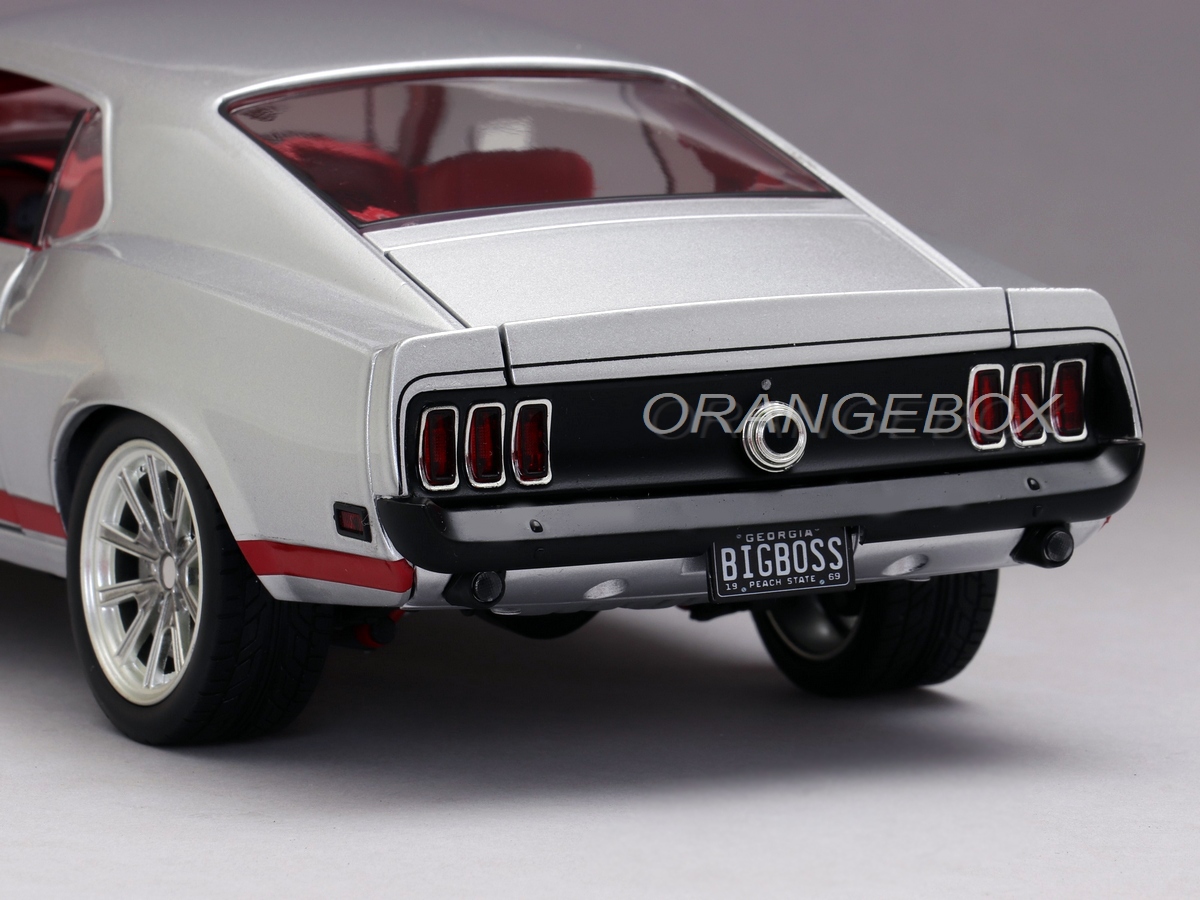 Ford Mustang Boss 302 1969 Street Fighter Edição Limitada 1:18
