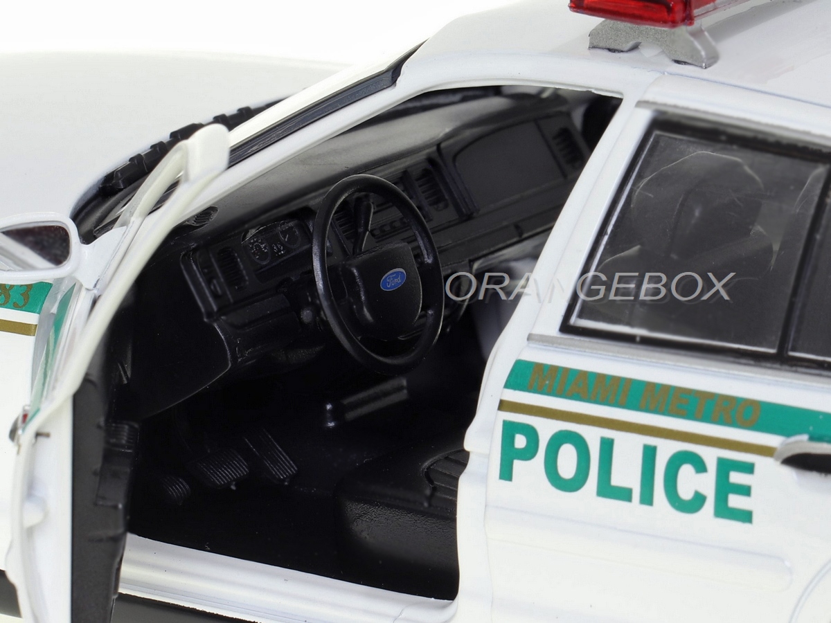 Ford Crown Victoria Police Interceptor 2001 Miami Metro Police