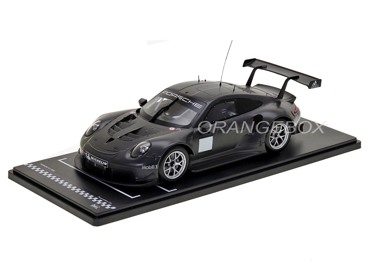 Porsche 911 RSR Pre-Season Test Car 2020 1:18 Ixo Models - 19 anos