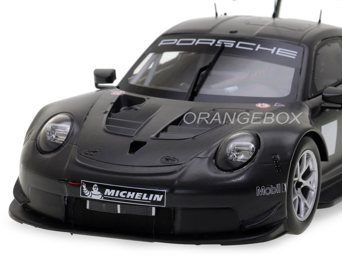 Porsche 911 RSR Pre-Season Test Car 2020 1:18 Ixo Models - 20 anos