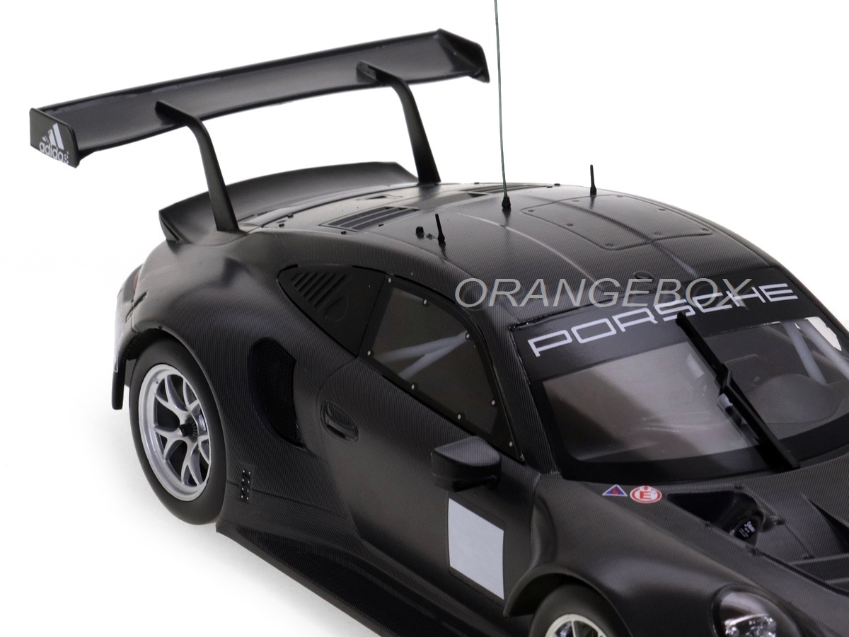 Porsche 911 RSR Pre-Season Test Car 2020 1:18 Ixo Models - 20 anos