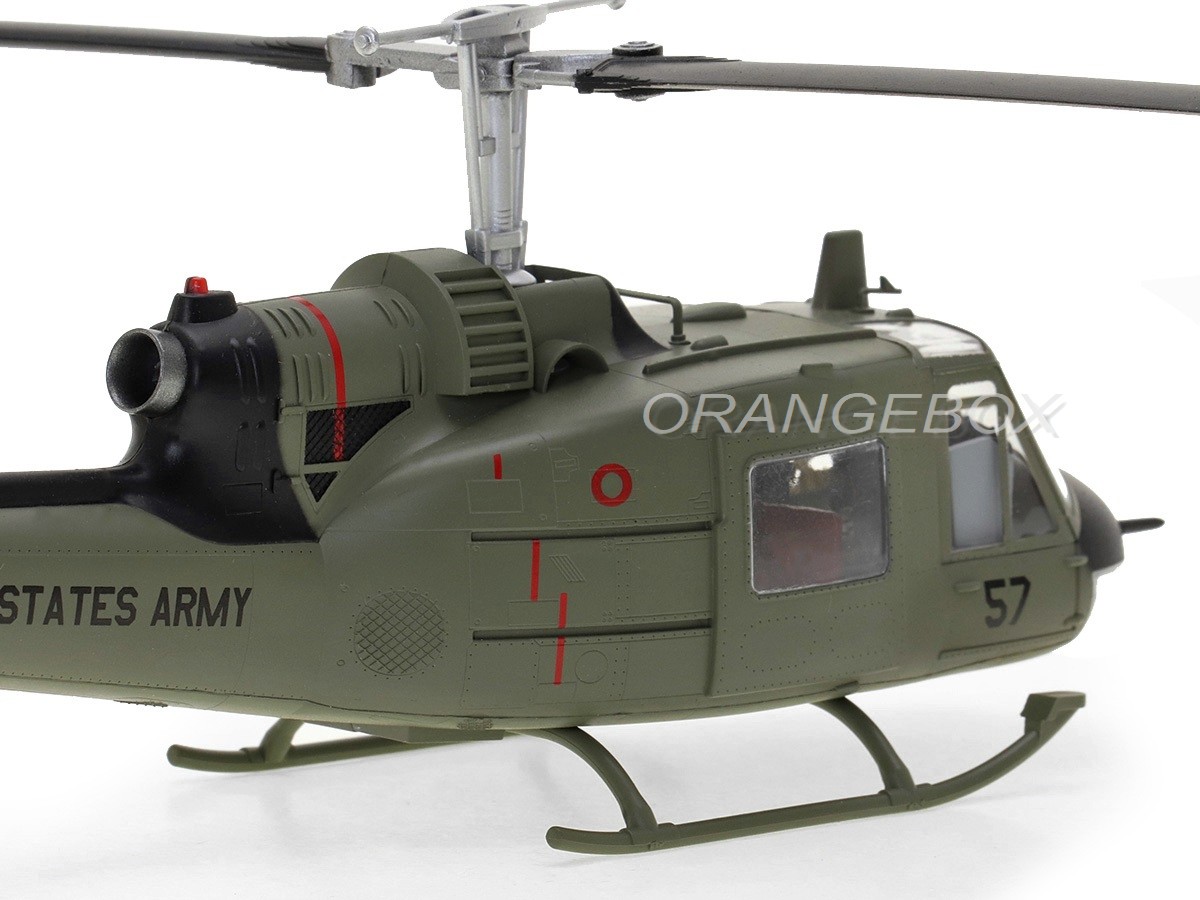 Helicóptero UH-1C Huey Hellicopter 1970 1:48 Easy Model - 20 anos