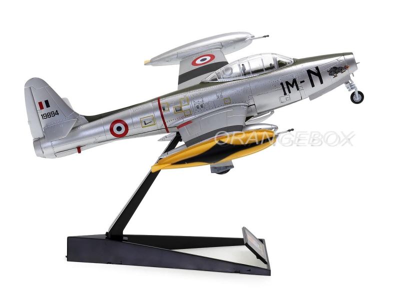 Easymodel USA F-84G Four Queens/OLIE – Aereo In Plastica Preassemblato Scala 1:72, Modello Storico Collezionabile, Dettagli Raffinati E Pronto Per L'Esposizione