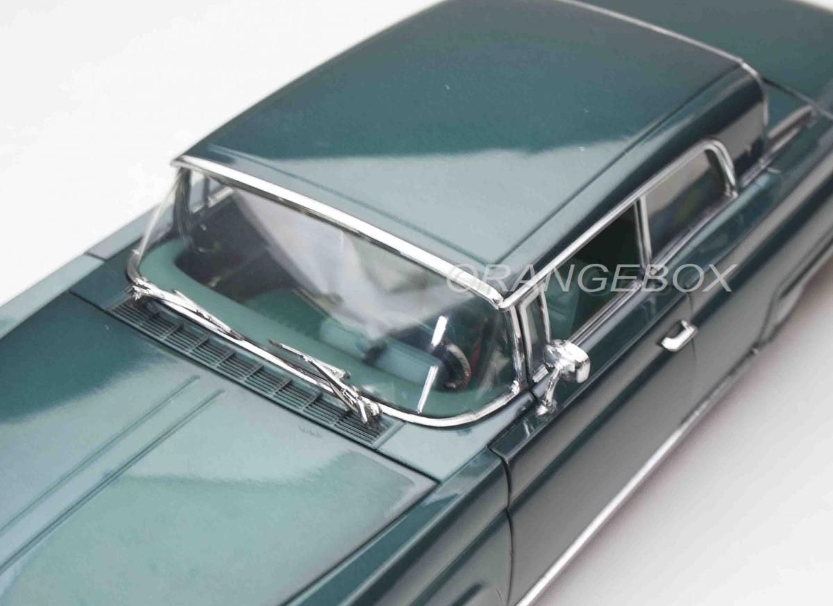 Lincoln Continental MKIII Hard Top 1958 1:18 Sunstar Platinum - 20