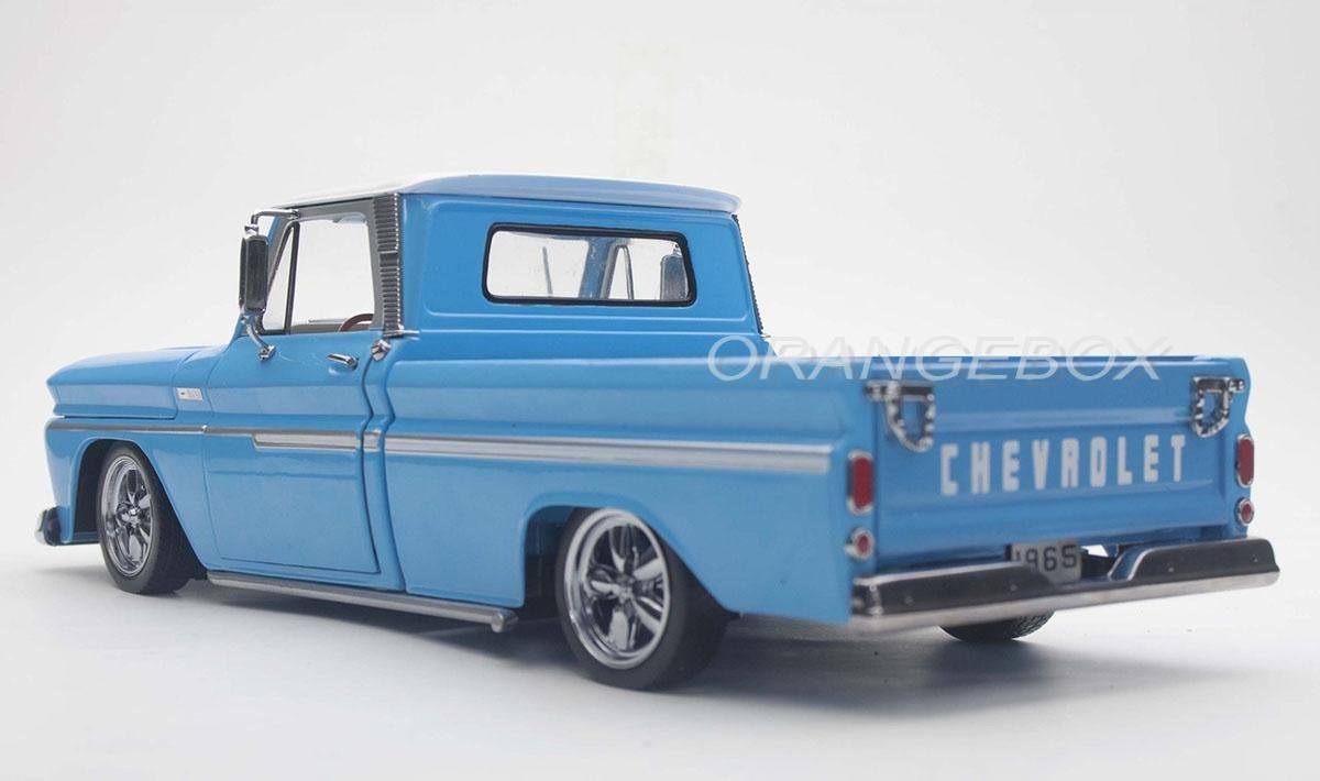 Chevrolet C-10 Styleside 1965 Pick-Up Lowrider 1:18 Sunstar Azul