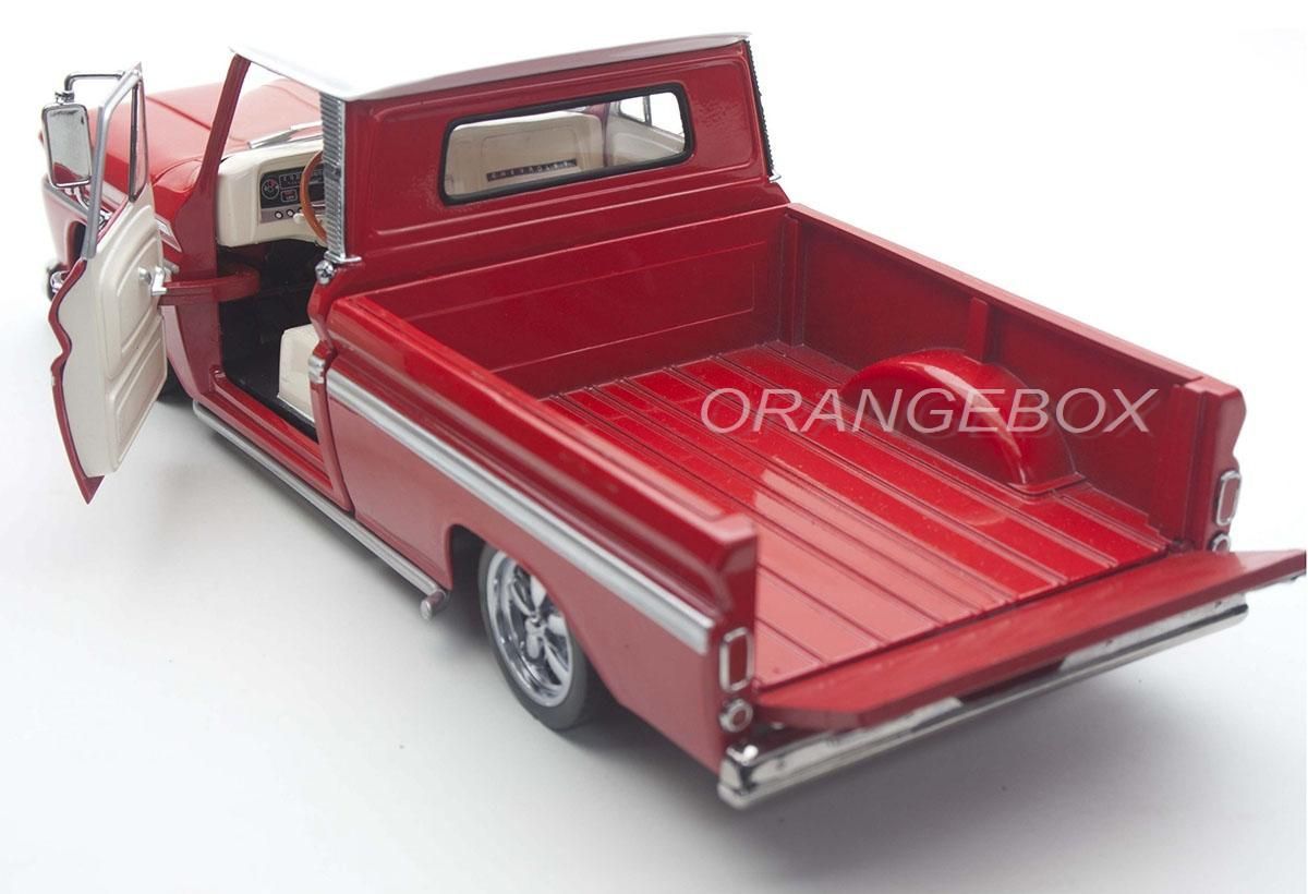 Chevrolet C-10 Styleside 1965 Pick-Up Lowrider 1:18 Sunstar