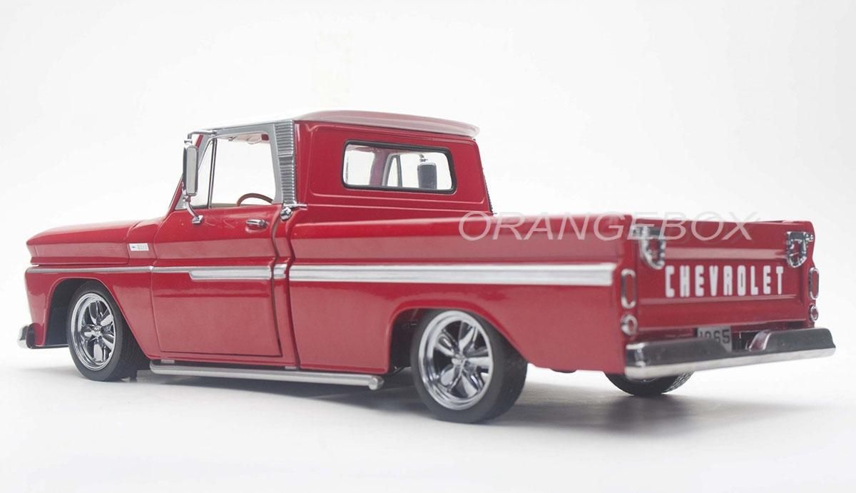 Chevrolet C-10 Styleside 1965 Pick-Up Lowrider 1:18 Sunstar