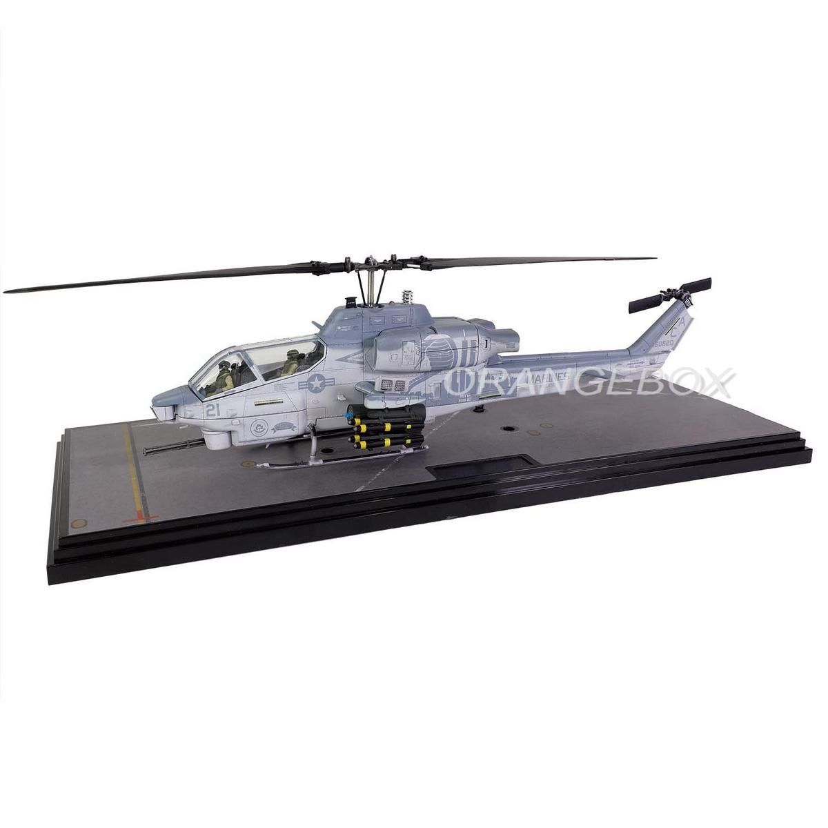 Helicóptero Bell AH-1W Whiskey Cobra (US Marine Squadron 167 2012