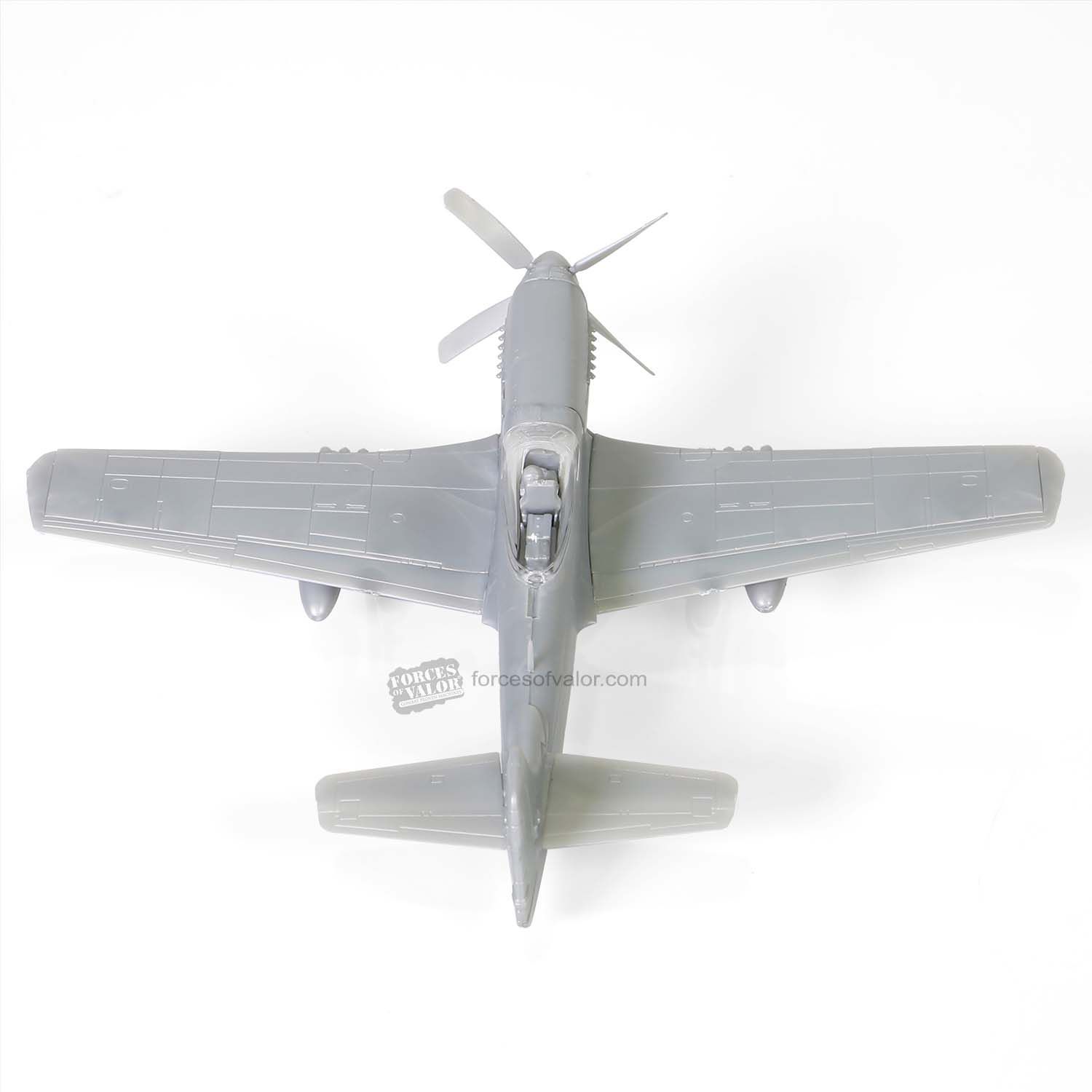 P-51 MUSTANG モデルキット Model Kit Avião U.S. P-51D Mustang (Grã-Bretanha 1945) 1:72 Forces