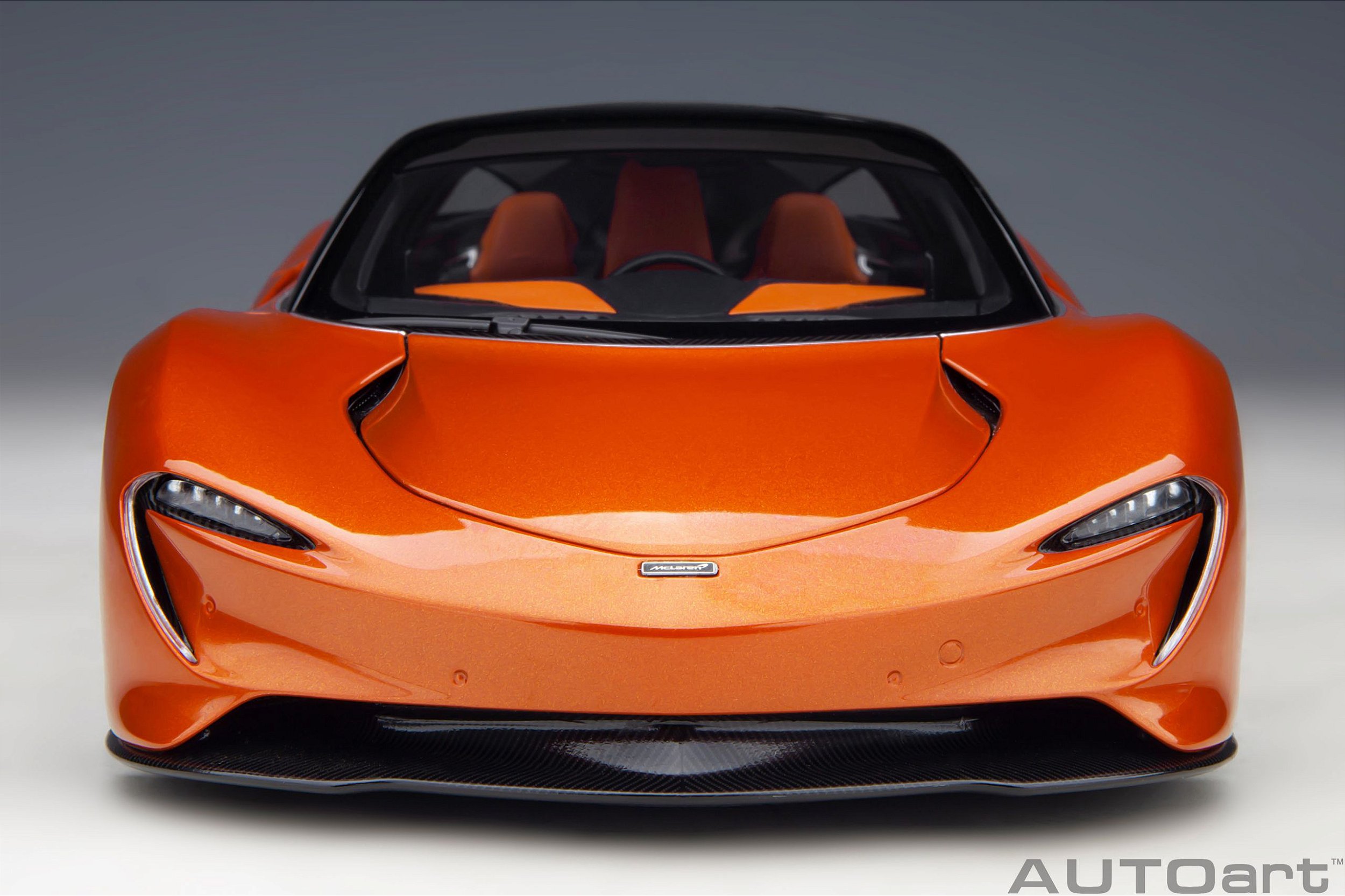 McLaren Speedtail 1:18 Autoart Laranja - 20 anos! Loja on-line de