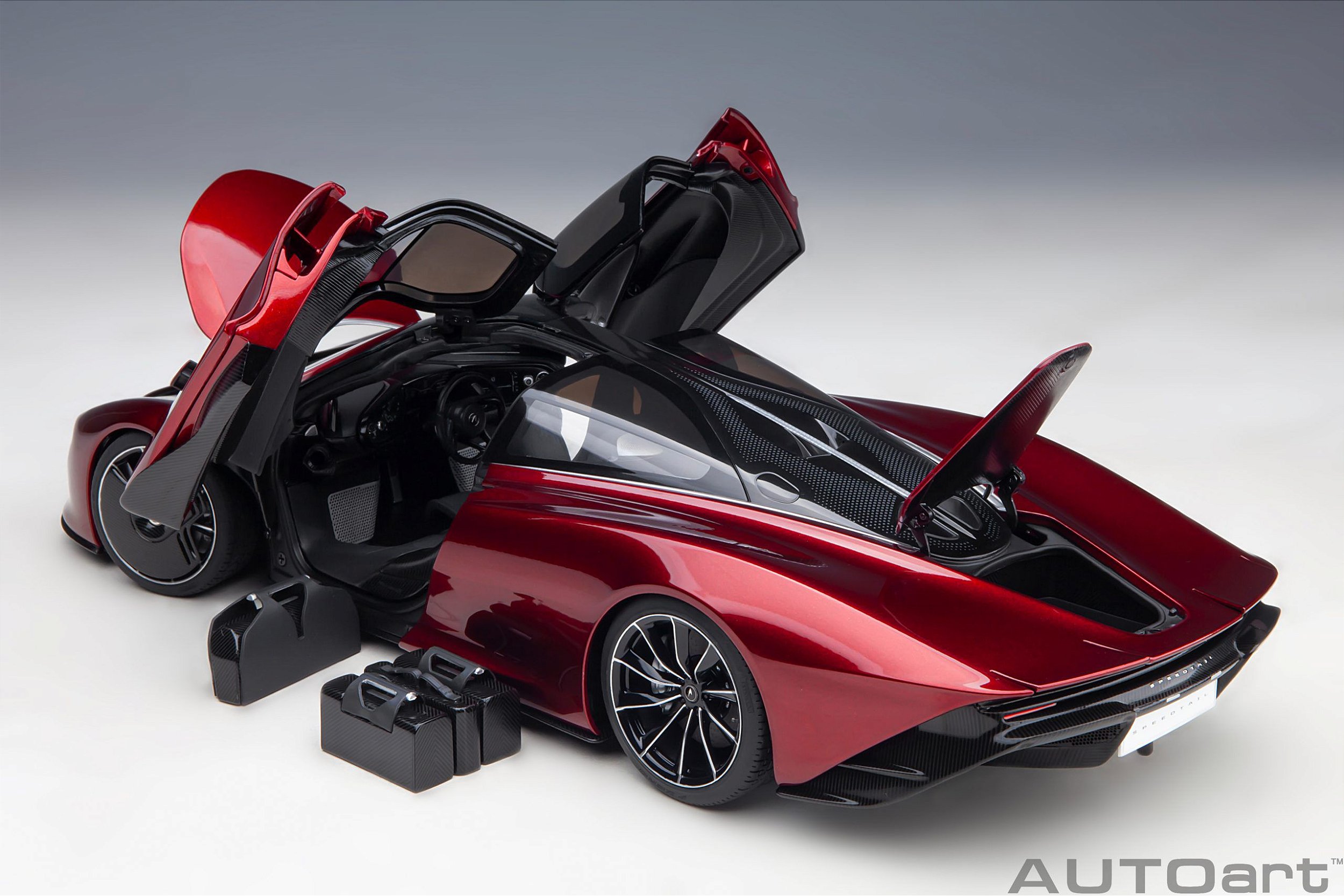 McLaren Speedtail 1:18 Autoart Vermelho - 20 anos! Loja on-line de