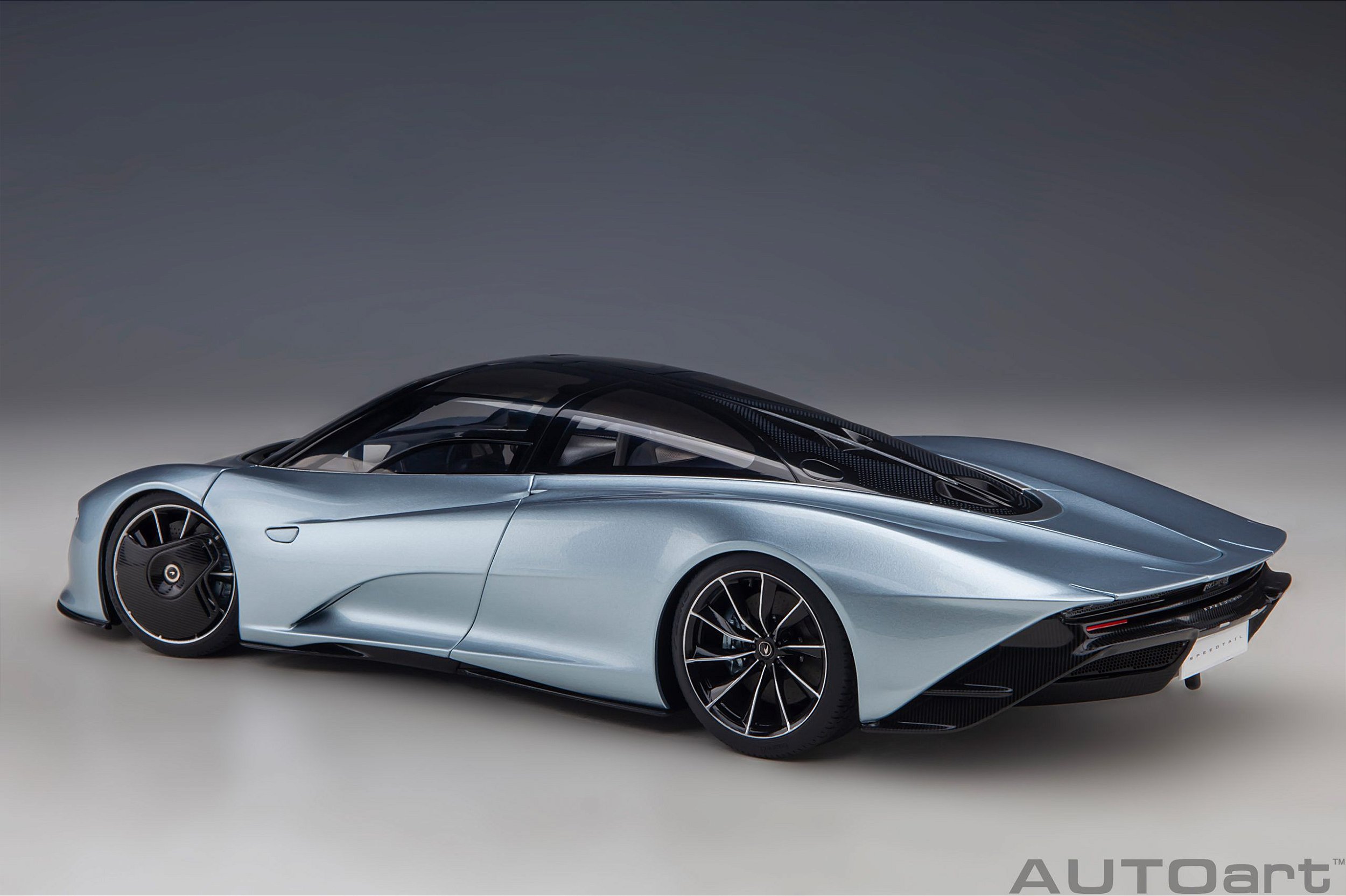 McLaren Speedtail 1:18 Autoart Azul - 20 anos! Loja on-line de