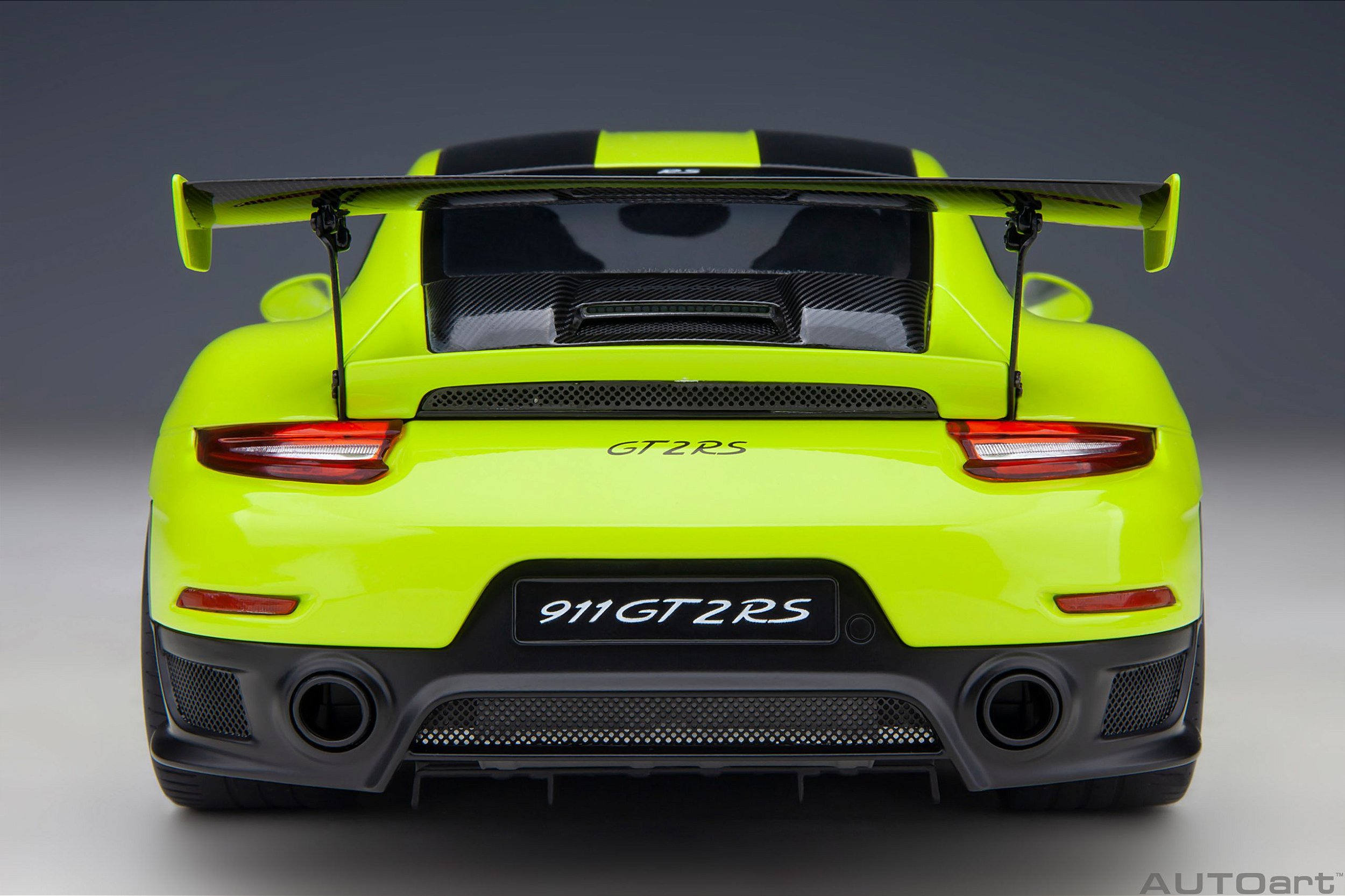 Porsche 911 (991.2) GT2 RS Weissach Package 1:18 Autoart Verde