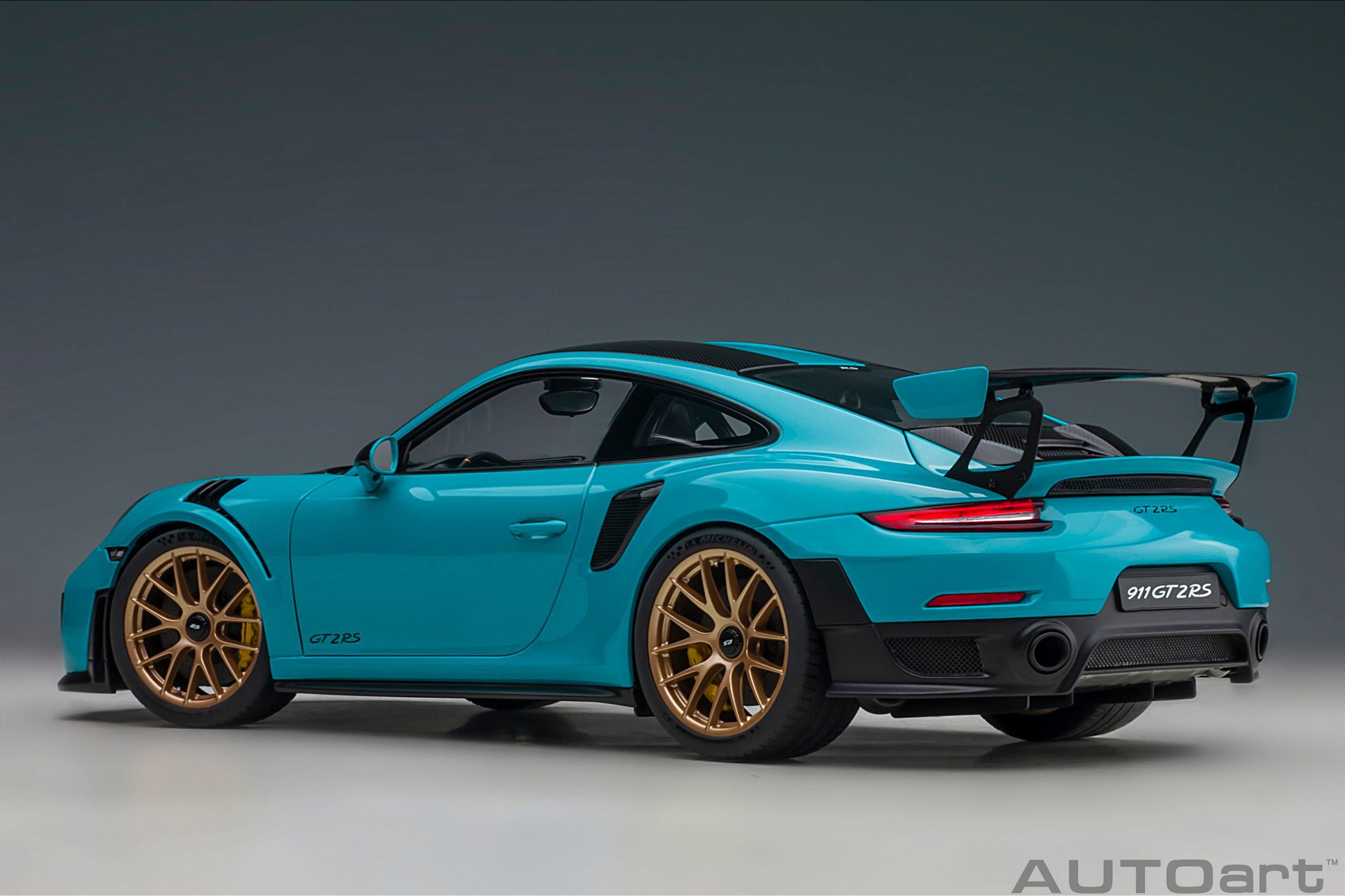 Porsche 911 (991.2) GT2 RS Weissach Package 1:18 Autoart Azul - 20