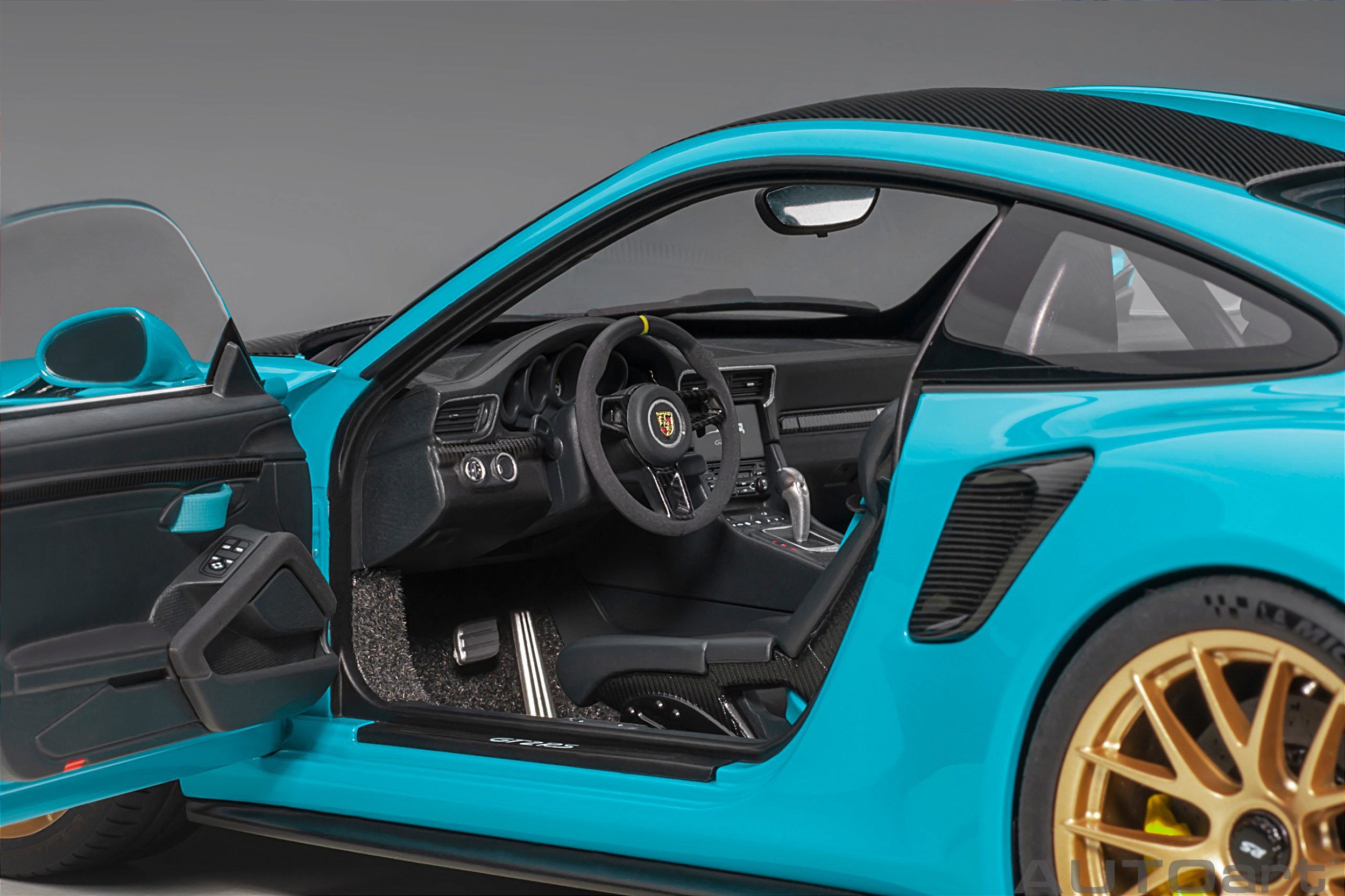 Porsche 911 (991.2) GT2 RS Weissach Package 1:18 Autoart Azul - 20
