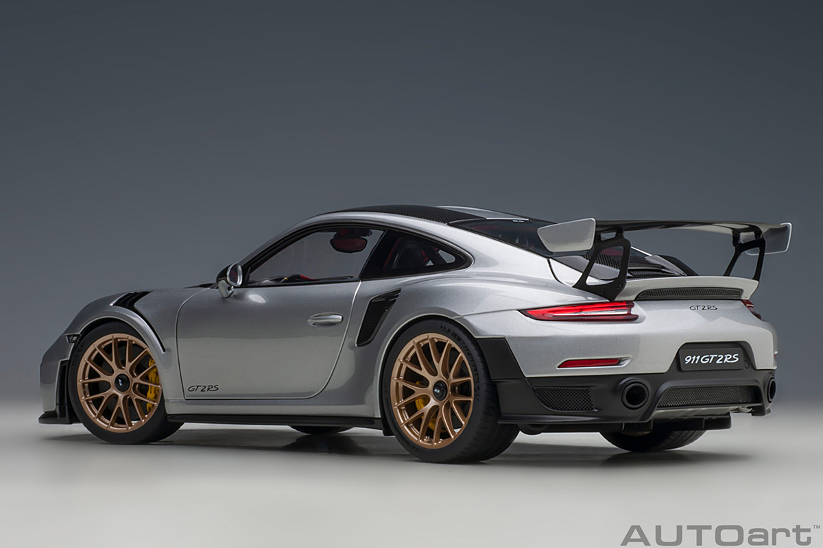 Porsche 911 (991.2) GT2 RS Weissach Package 1:18 Autoart