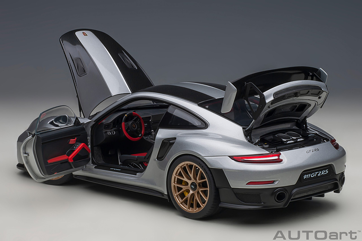 Porsche 911 (991.2) GT2 RS Weissach Package 1:18 Autoart Cinza