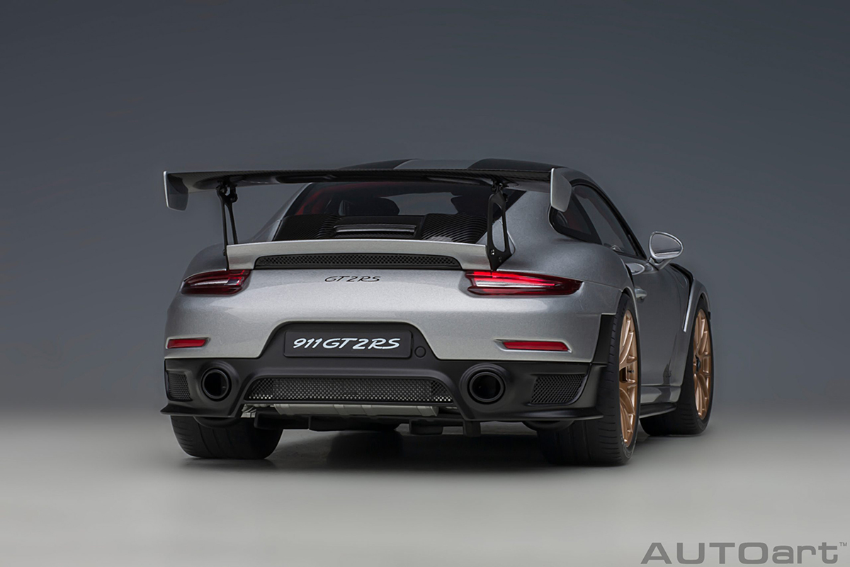 Porsche 911 (991.2) GT2 RS Weissach Package 1:18 Autoart Cinza