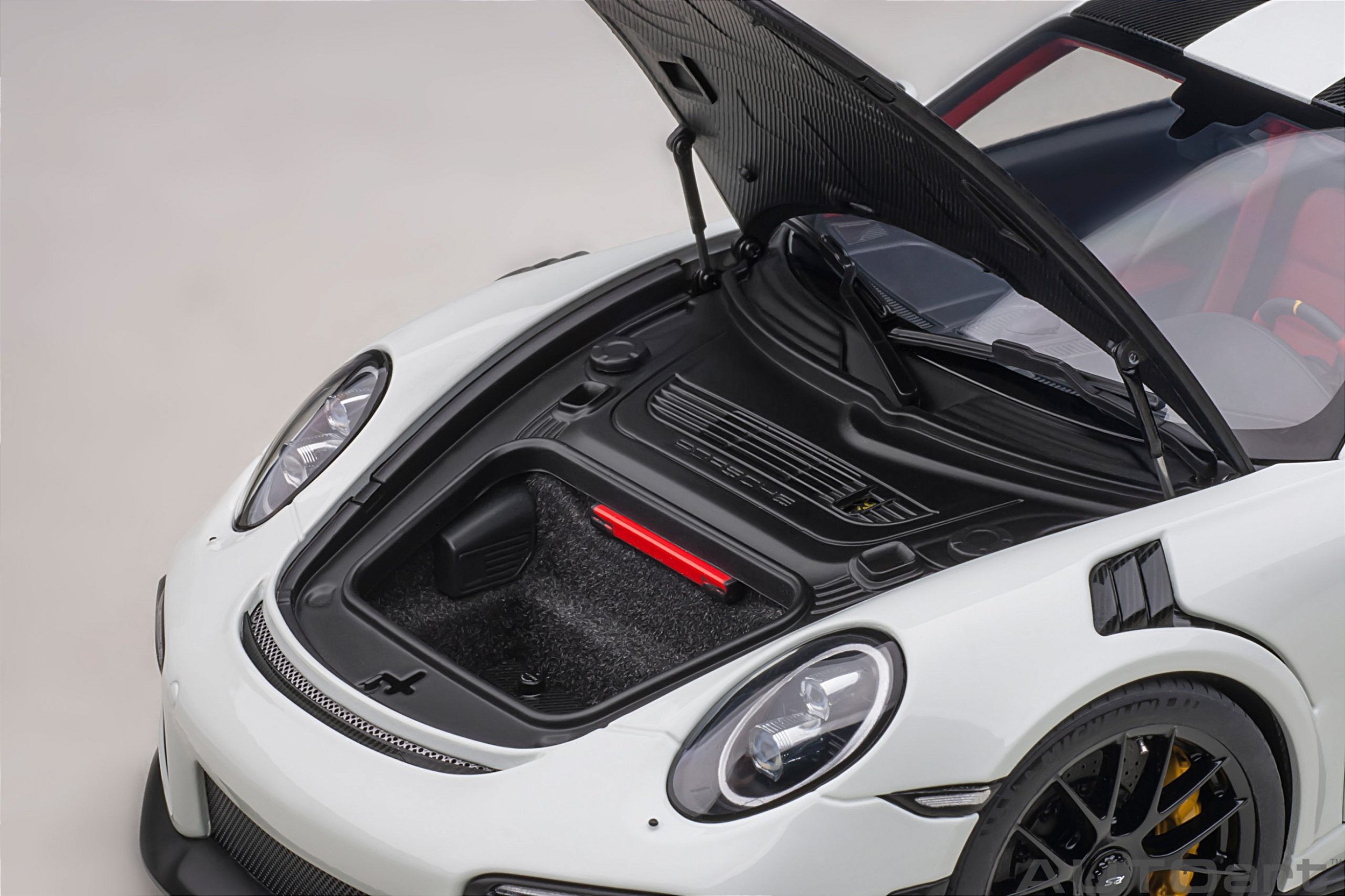 Porsche 911 (991.2) GT2 RS Weissach Package 1:18 Autoart