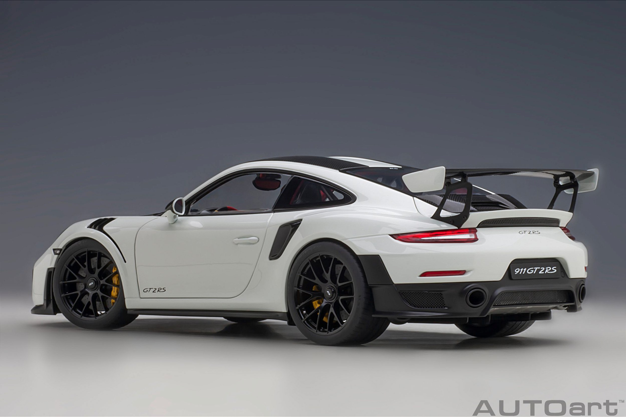 ミニカー AUTOart 1/18 PORSCHE 911 GT2 Porsche 911 (991.2) GT2 RS Weissach Package 1:18 Autoart Amarelo