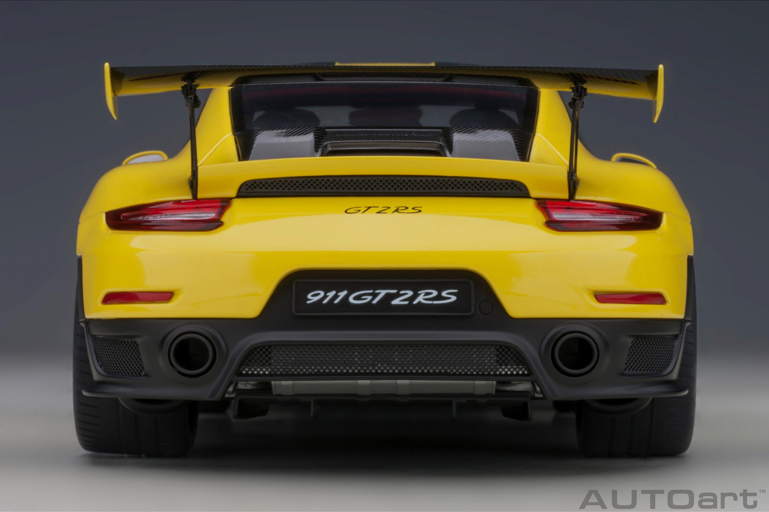 Porsche 911 (991.2) GT2 RS Weissach Package 1:18 Autoart