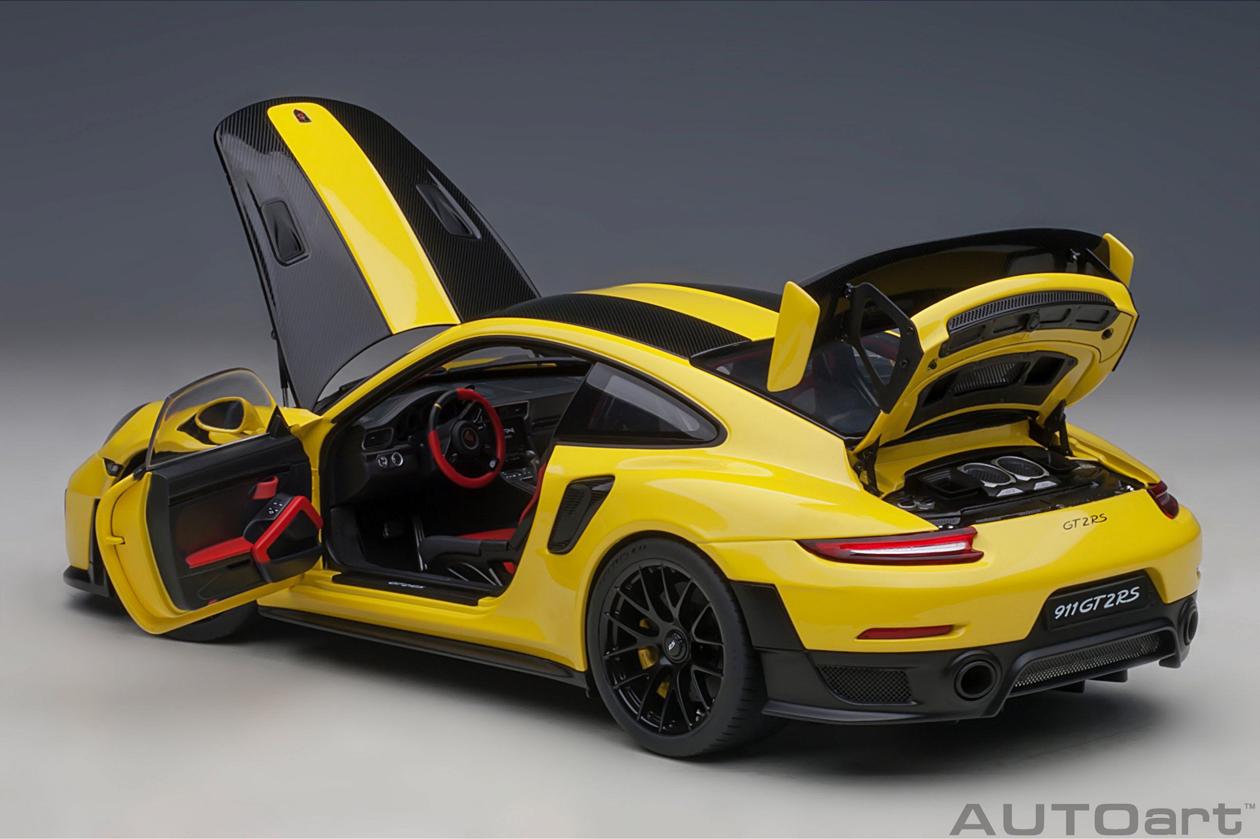 ミニカー Porsche 911 GT2 RS Weissach Package Porsche 911 (991.2) GT2 RS Weissach Package 1:18 Autoart