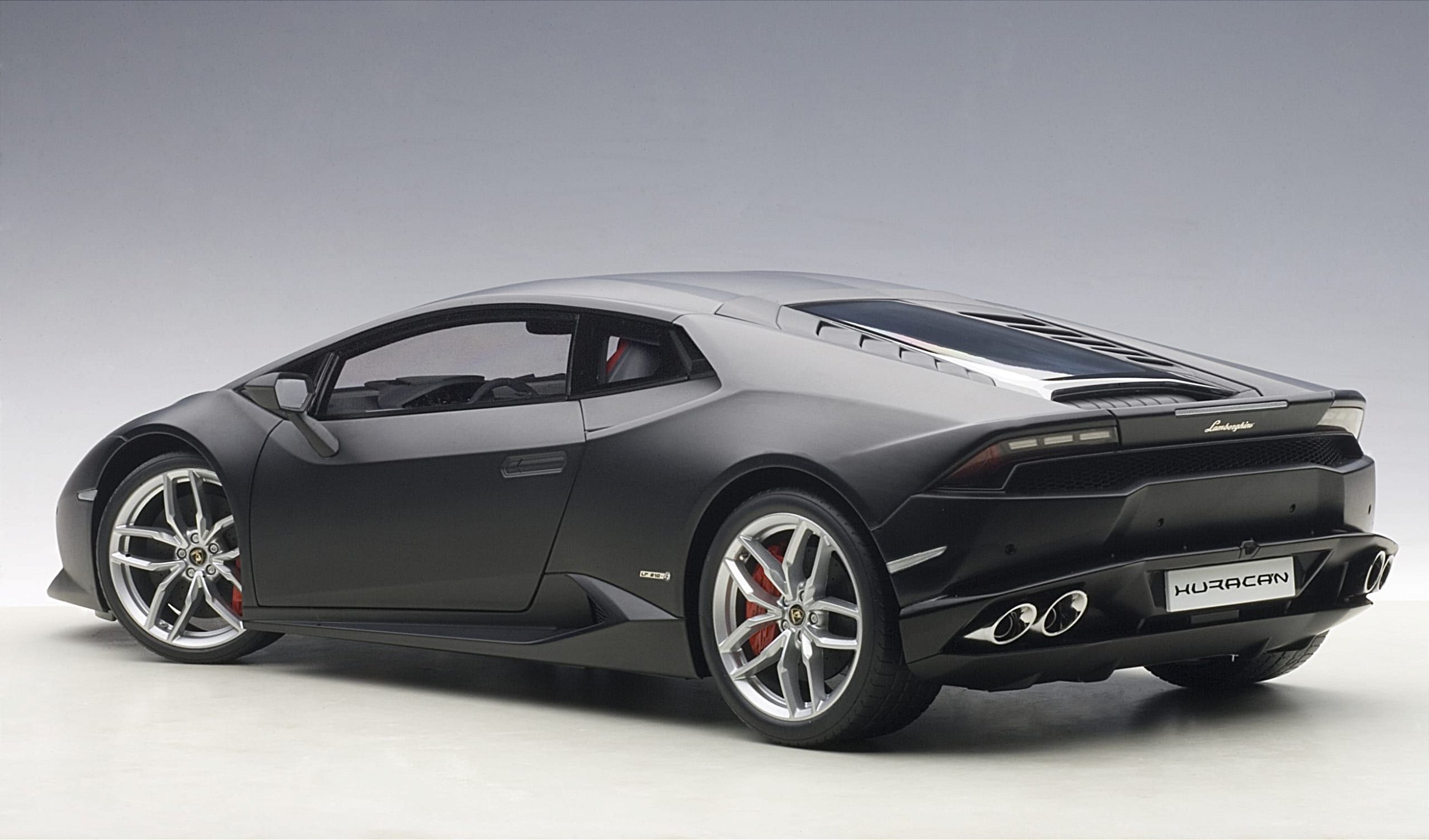 Lamborghini Huracan LP610-4 1:12 Autoart Preto - 20 anos! Loja on