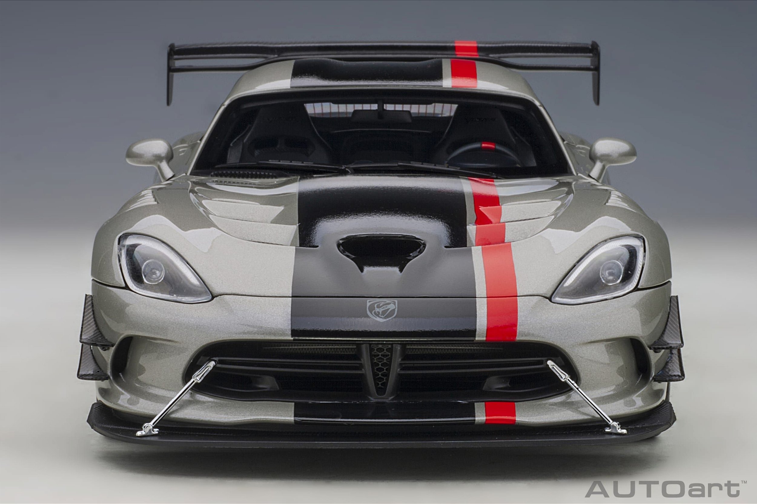 Dodge Viper 1:28 Edition ACR 2017 1:18 Autoart Cinza - 19 anos