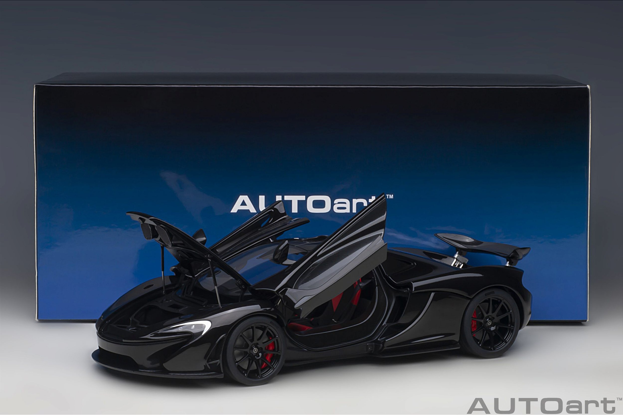 オートアート McLAREN P1 アザーブルー 1/18 ミニカー Y0949 新品 81542 オートアート 1/18 マクラーレン P1 GTR （ブルー/イエロー