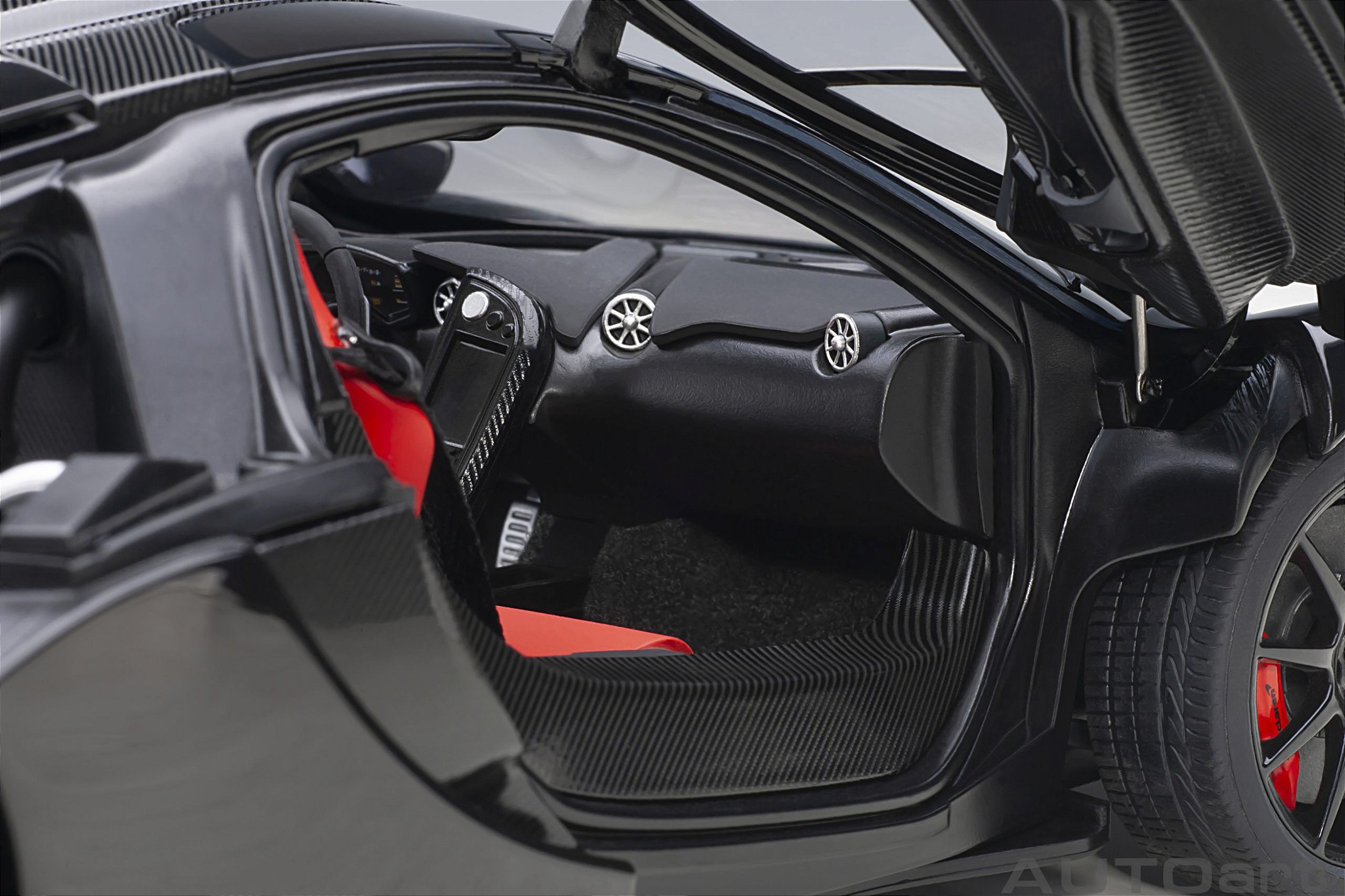 McLaren P1 Autoart 1:18 Preto - 20 anos! Loja on-line de