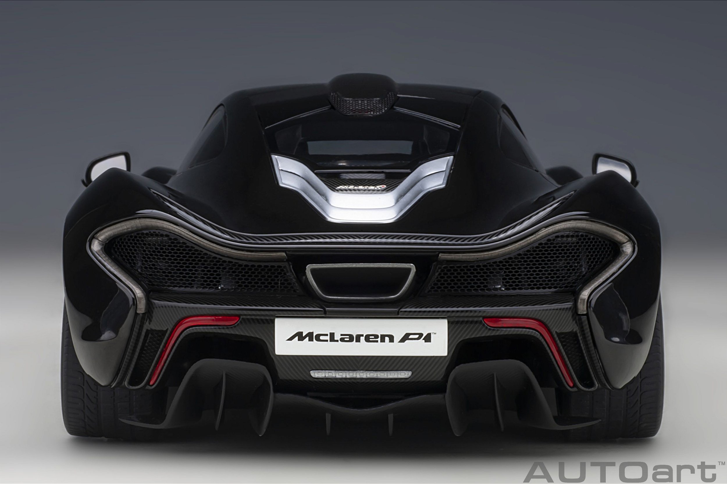 オートアート McLAREN P1 アザーブルー 1/18 ミニカー Y0949 新品 81542 オートアート 1/18 マクラーレン P1 GTR （ブルー/イエロー