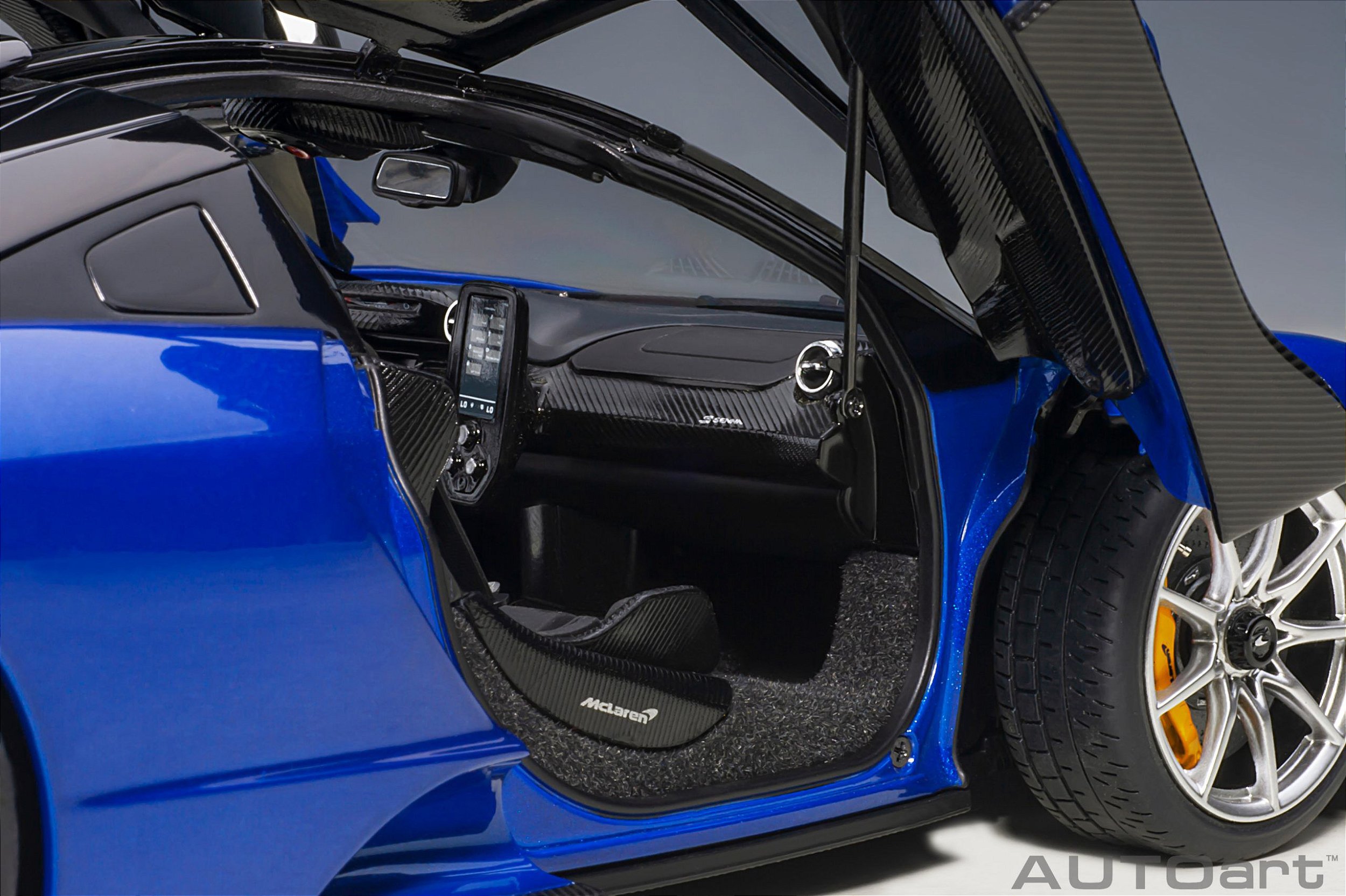 McLaren Senna 1:18 Autoart Azul - 20 anos! Loja on-line de