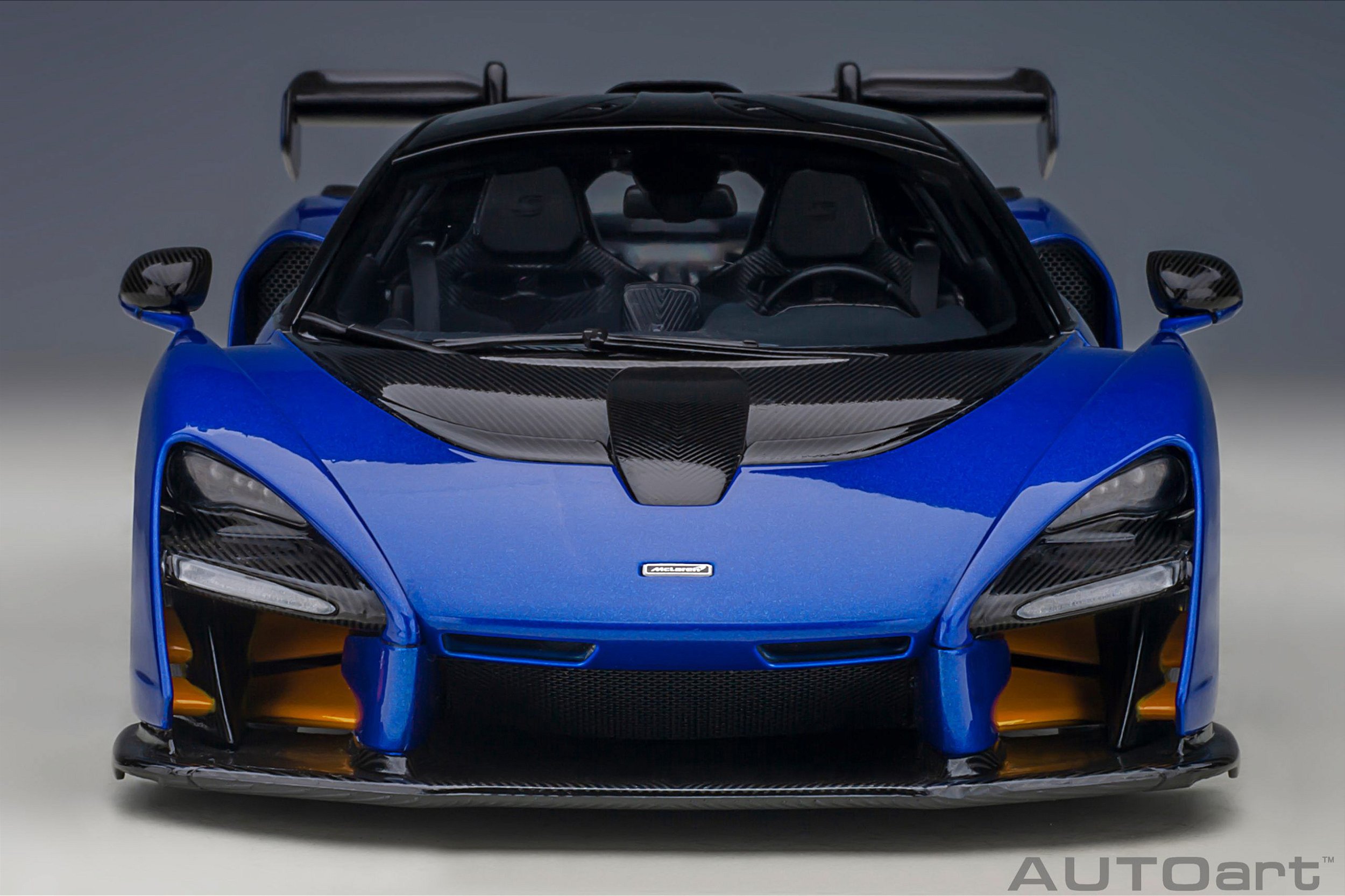 オートアート　McLaren Senna 1/18 McLaren Senna 1:18 Autoart Azul - 19 anos! Loja on-line de