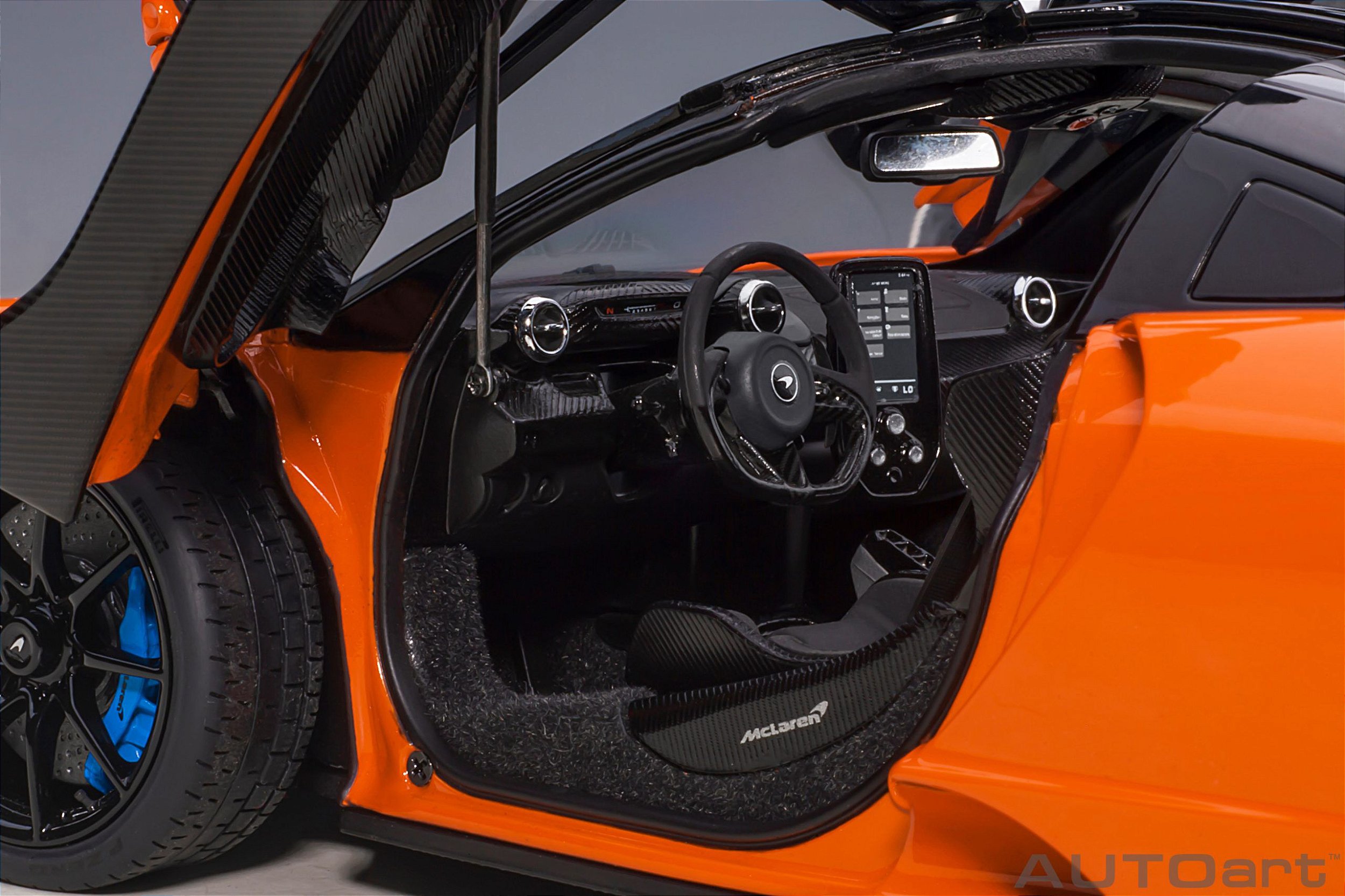 McLaren Senna 1:18 Autoart Laranja - 19 anos! Loja on-line de