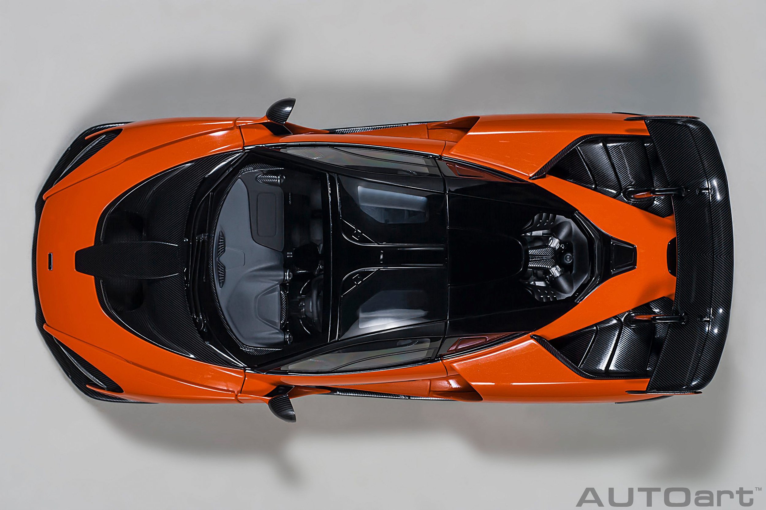 McLaren Senna 1:18 Autoart Laranja - 19 anos! Loja on-line de