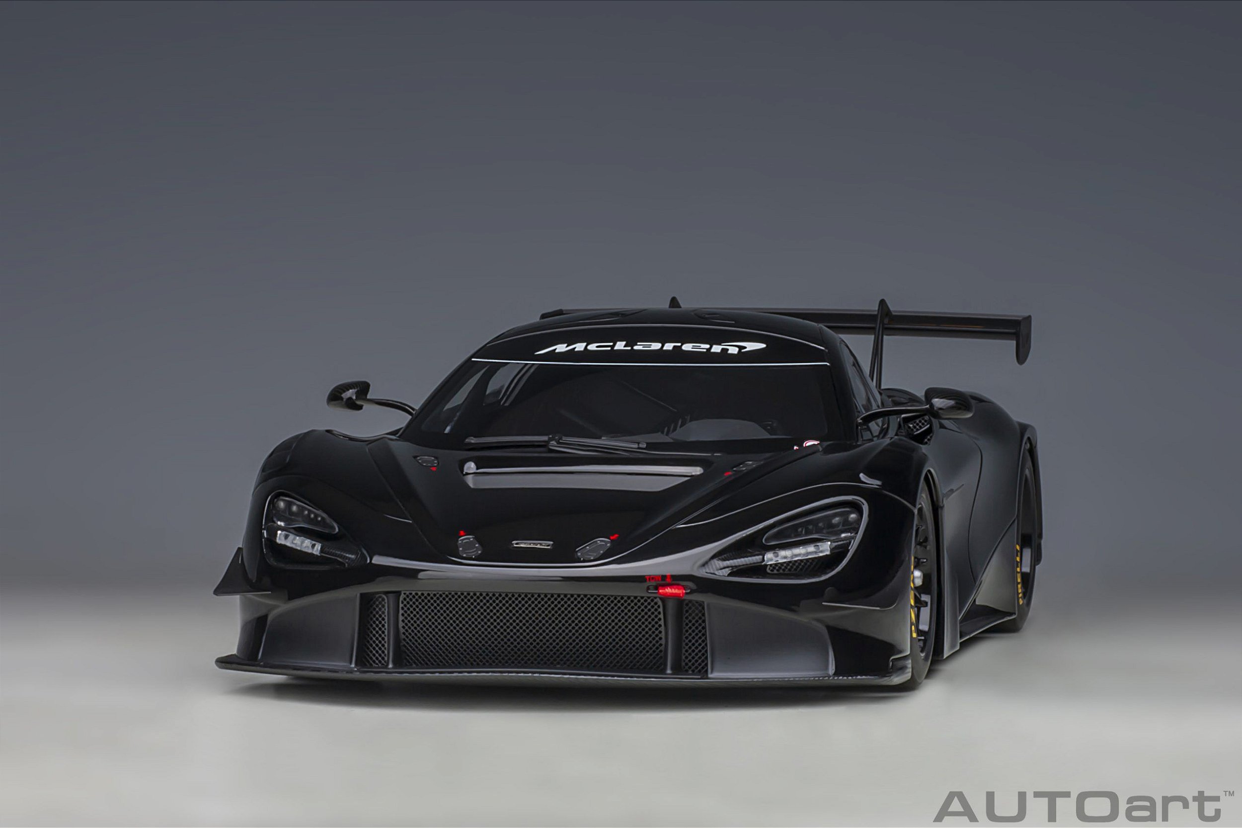 McLaren 720S GT3 1:18 Autoart Preto - 19 anos! Loja on-line