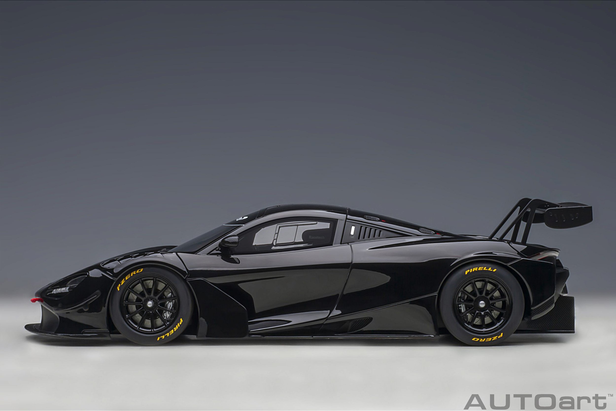 McLaren 720S GT3 1:18 Autoart Preto - 20 anos! Loja on-line de